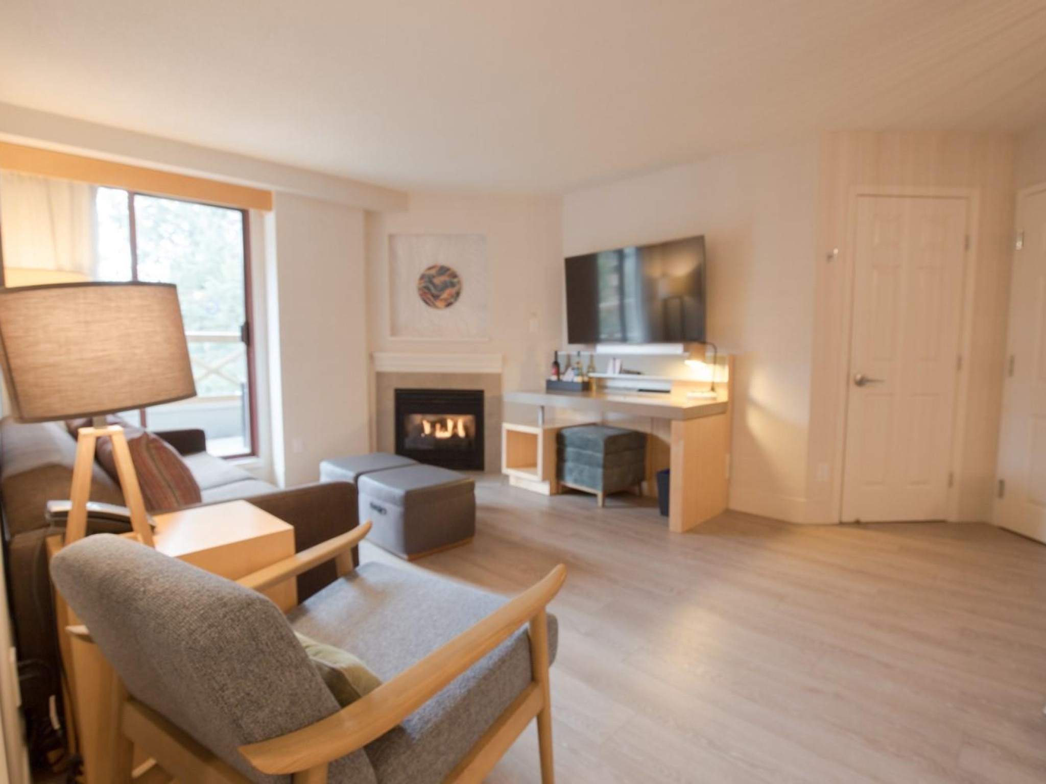 1461/1463-4308 Main Street image 3