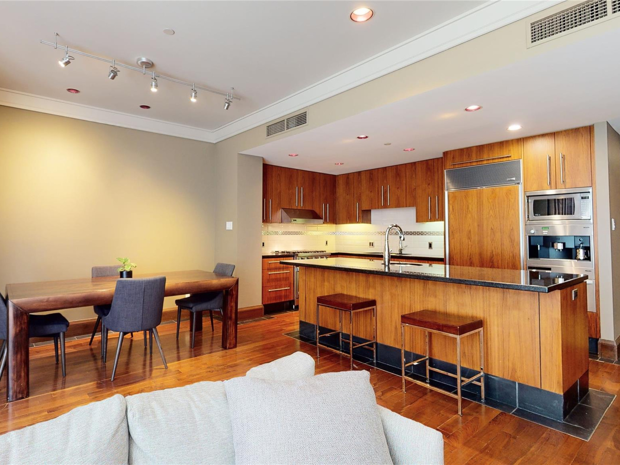 21-4617 Blackcomb Way image 12