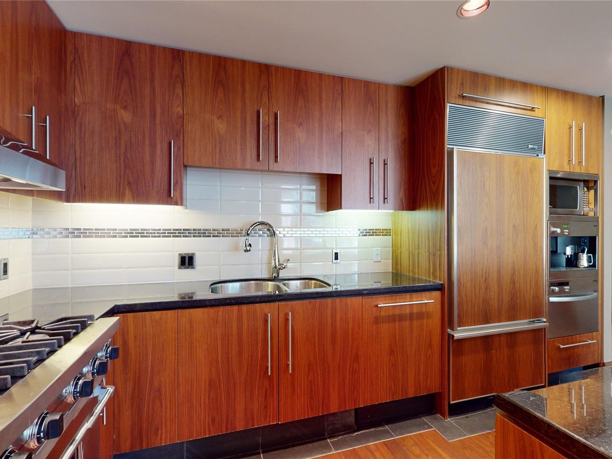 21-4617 Blackcomb Way image 8