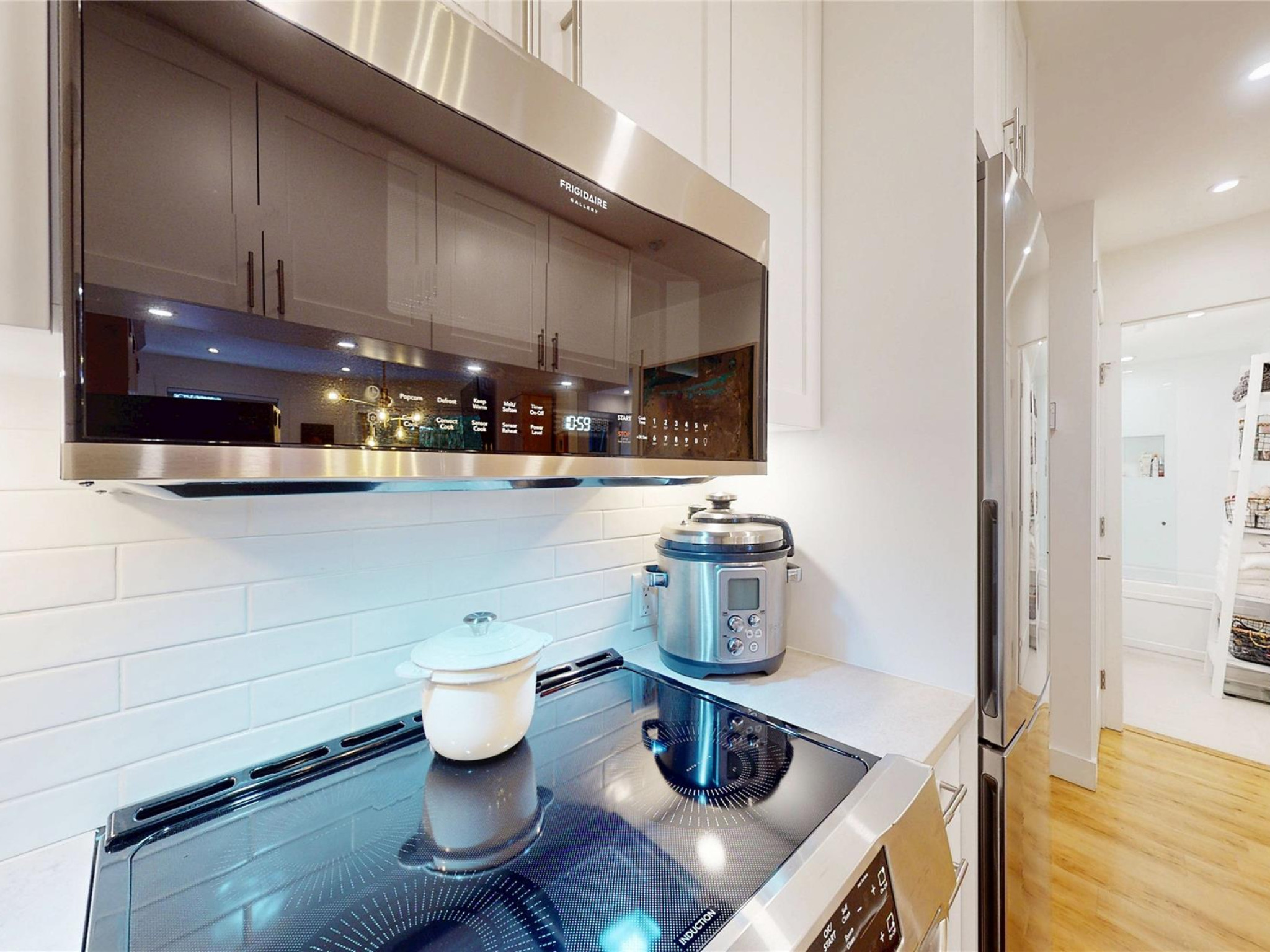 421-4660 Blackcomb Way image 13