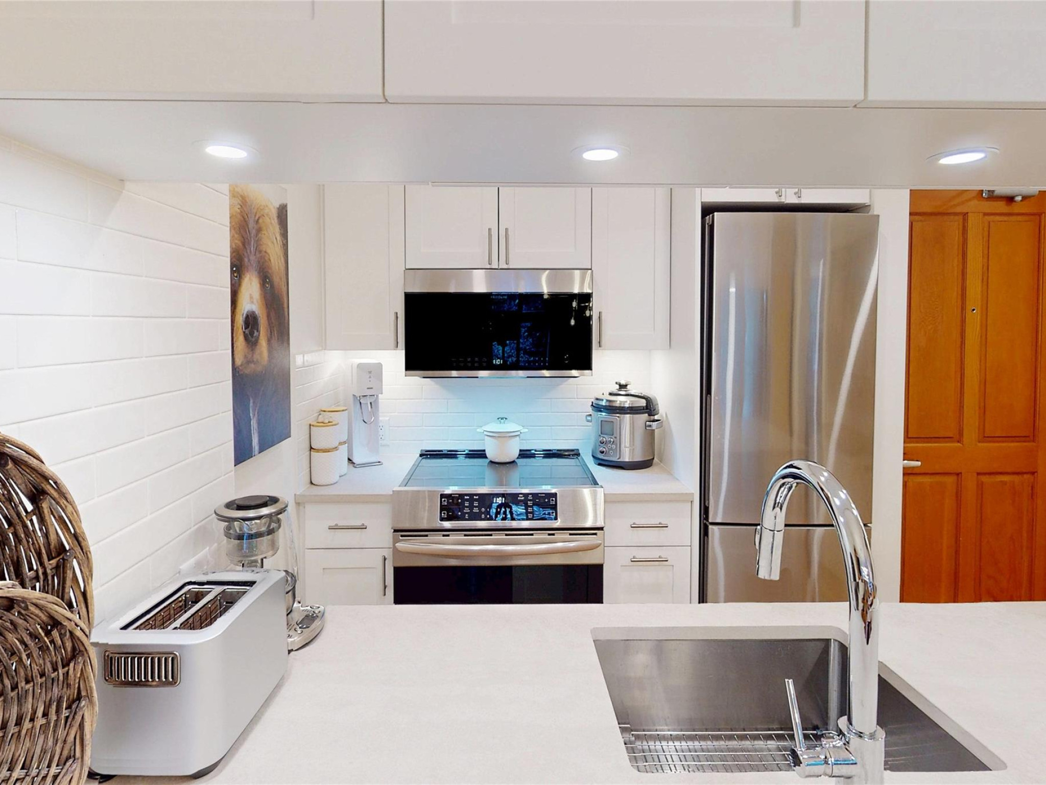 421-4660 Blackcomb Way image 14