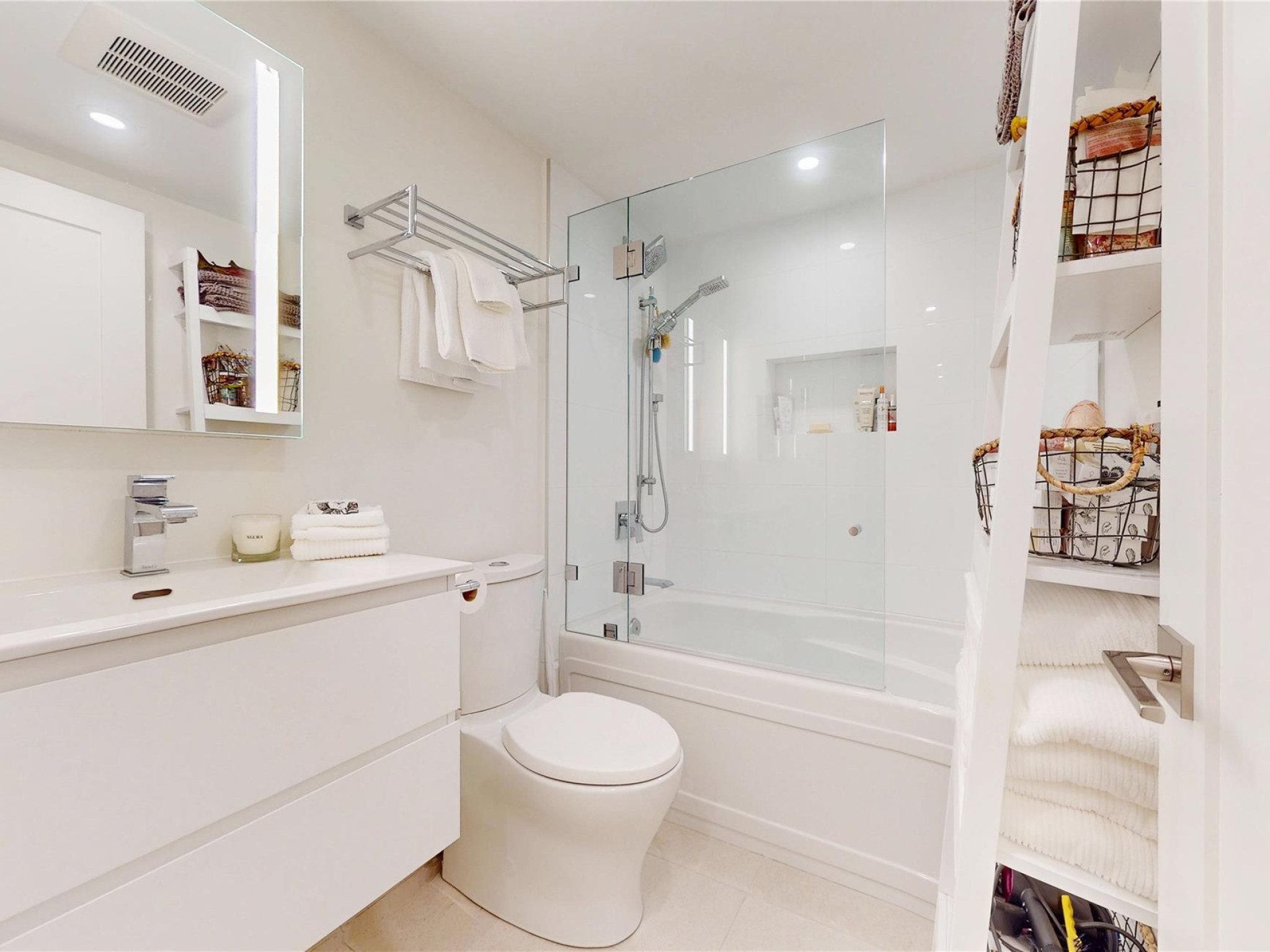 421-4660 Blackcomb Way image 19