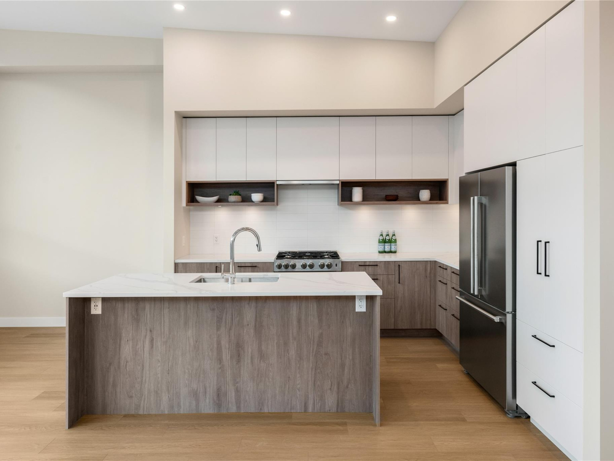 25-4000 Sunstone Way image 12