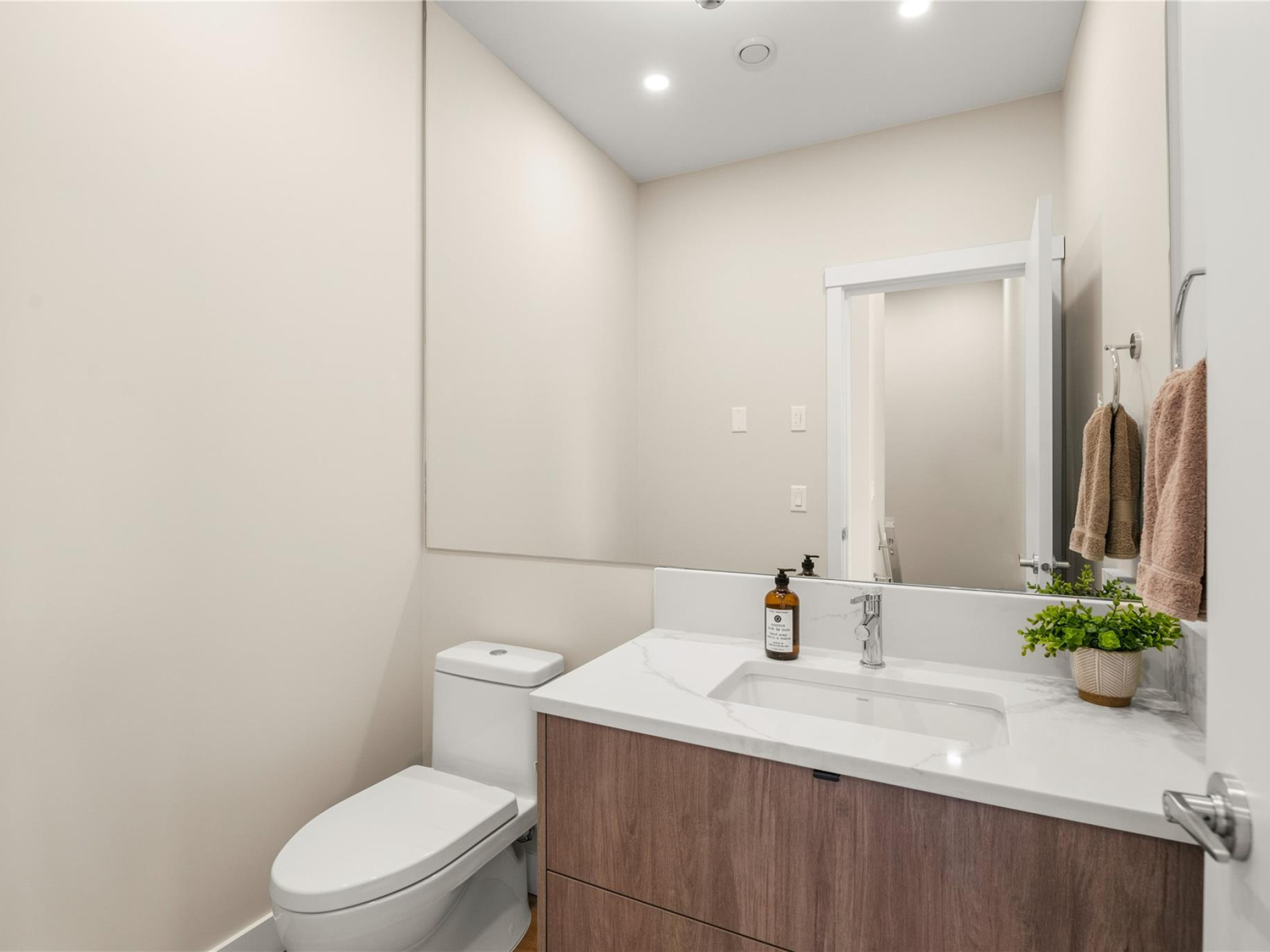 25-4000 Sunstone Way image 17