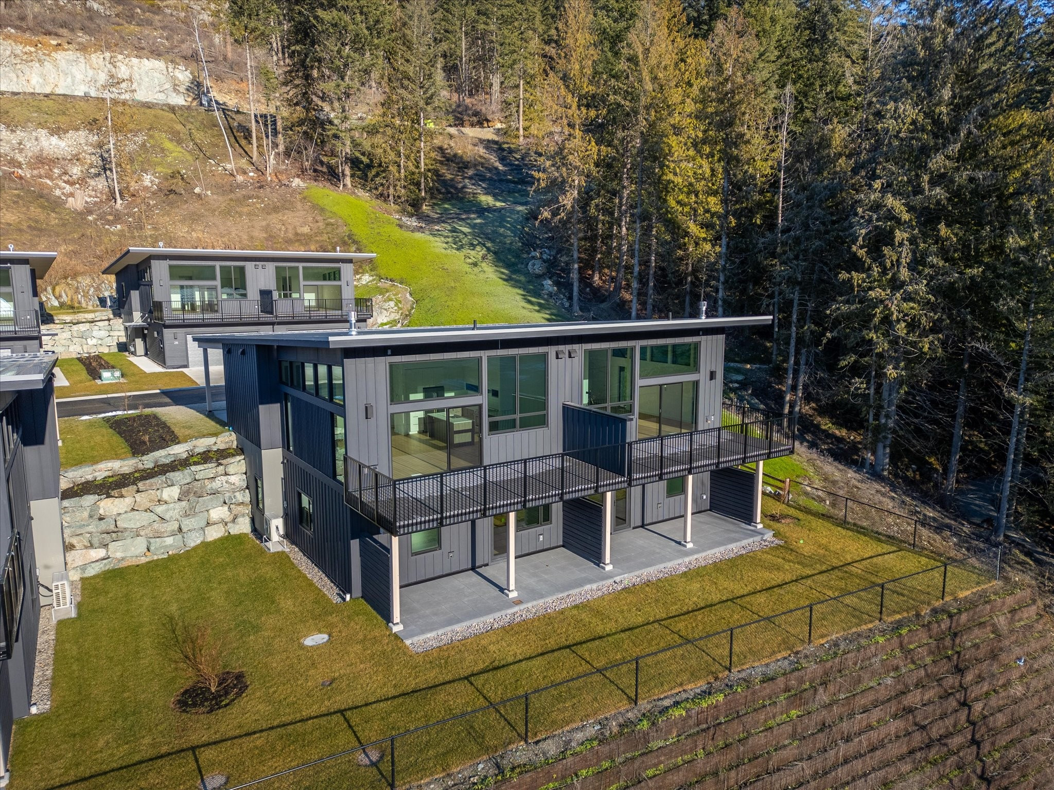 25-4000 Sunstone Way image 2