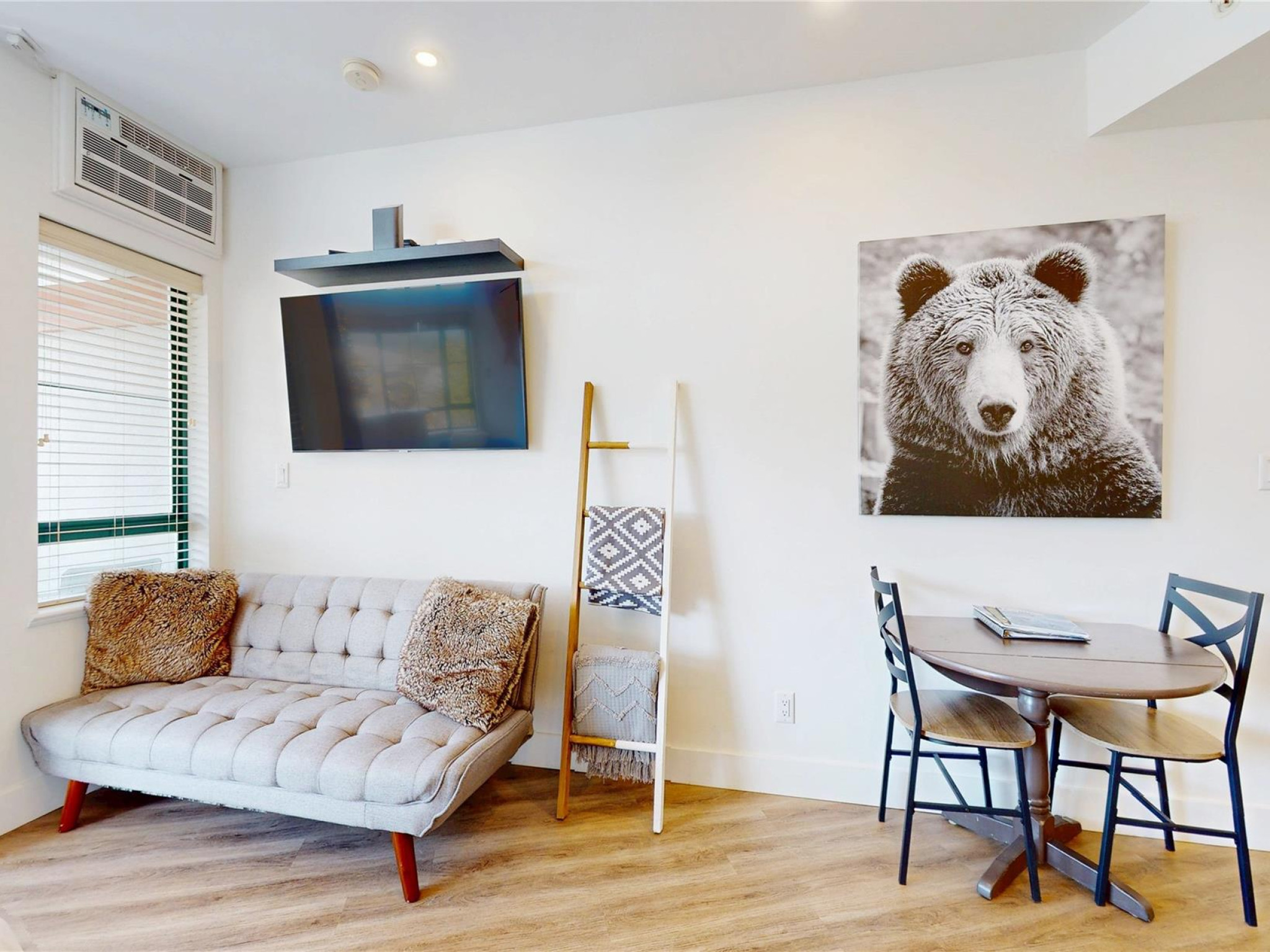 320-4368 Main Street image 10