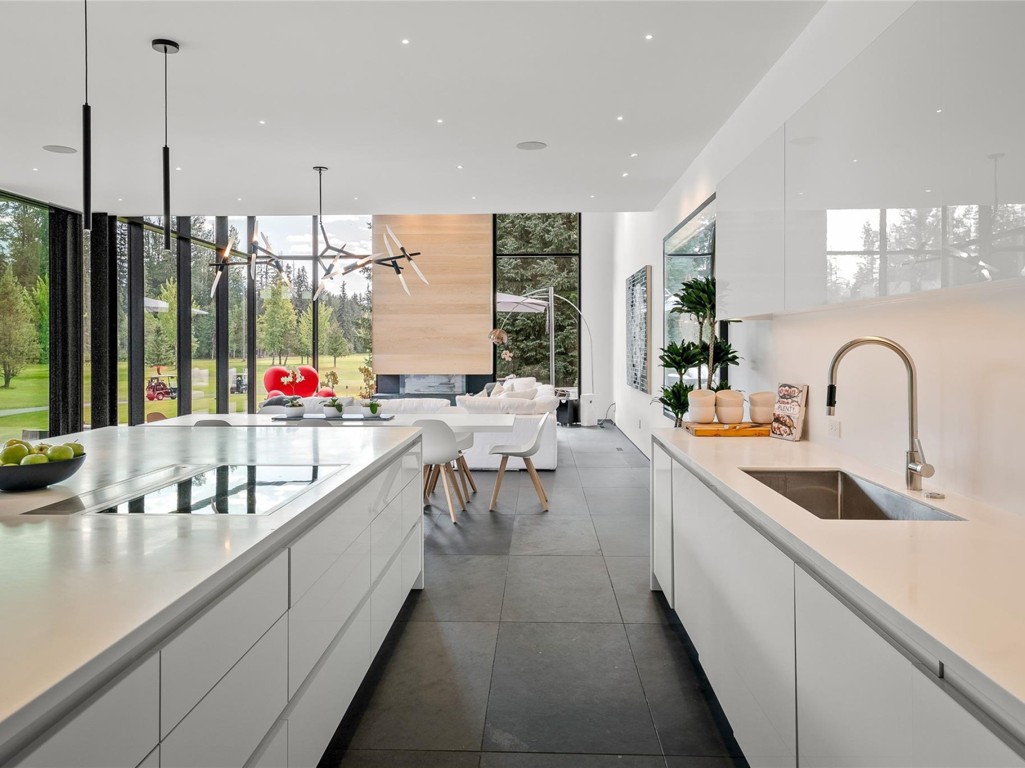 8080 Cypress Place image 10