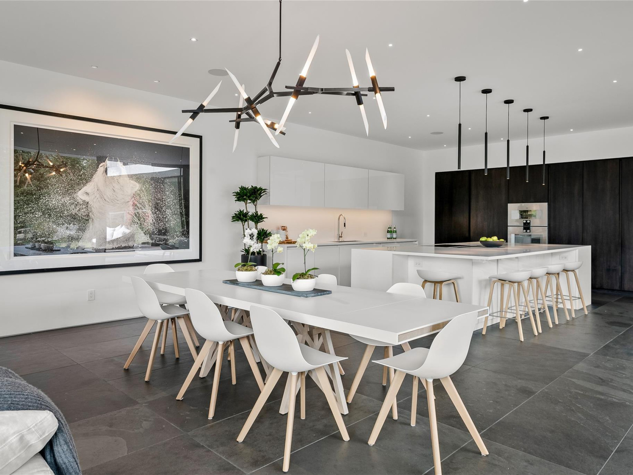 8080 Cypress Place image 11