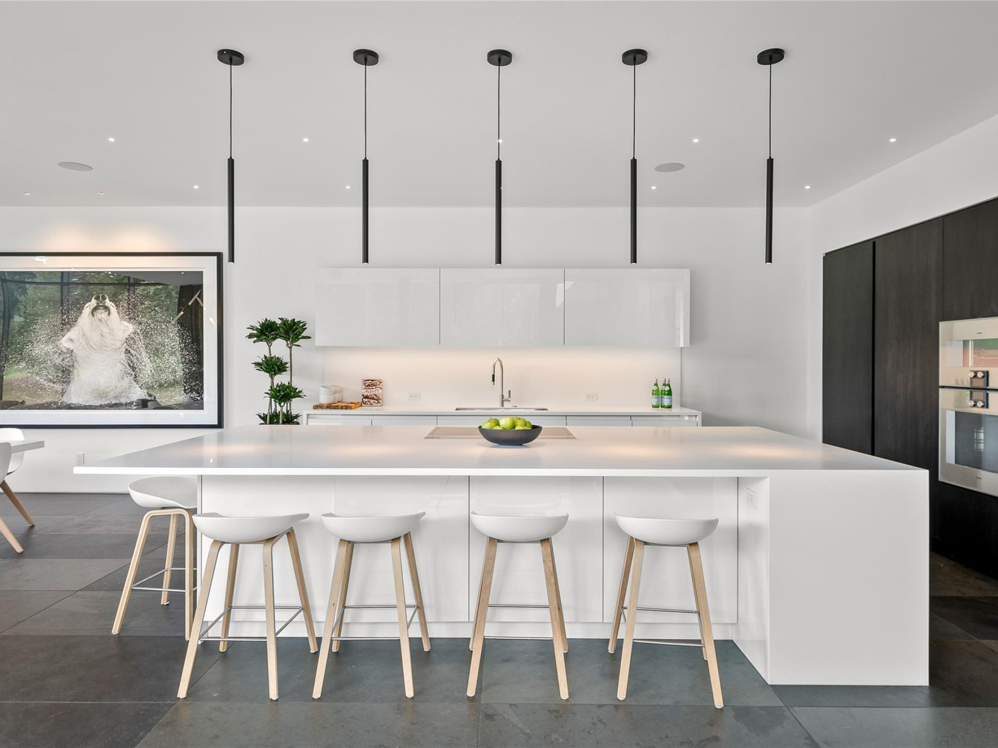 8080 Cypress Place image 12