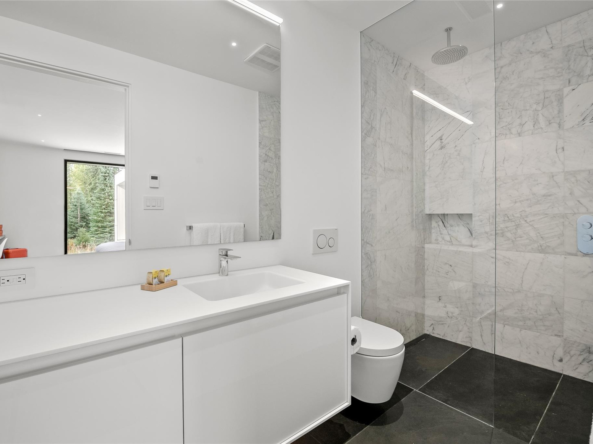 8080 Cypress Place image 25