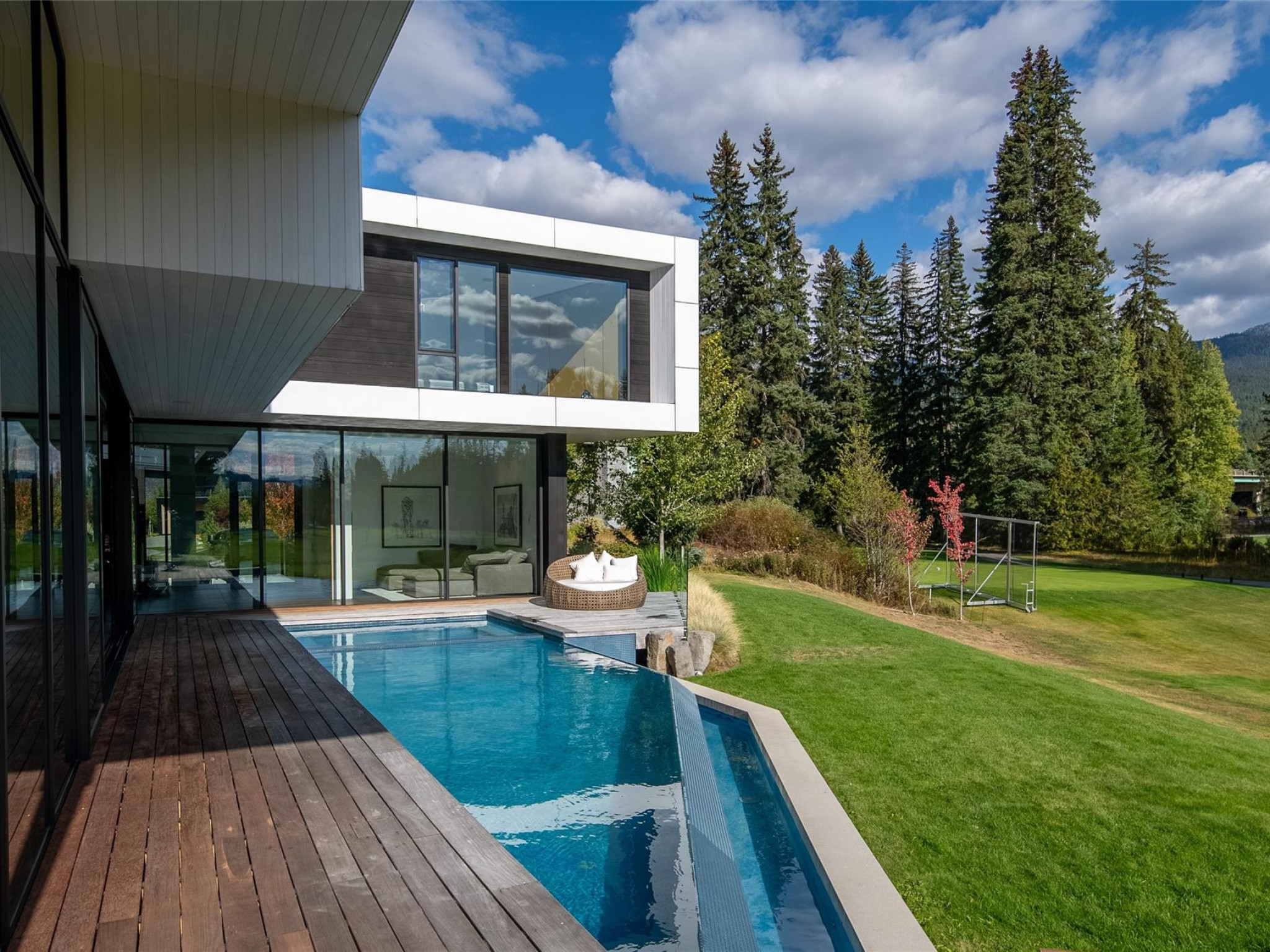 8080 Cypress Place image 37