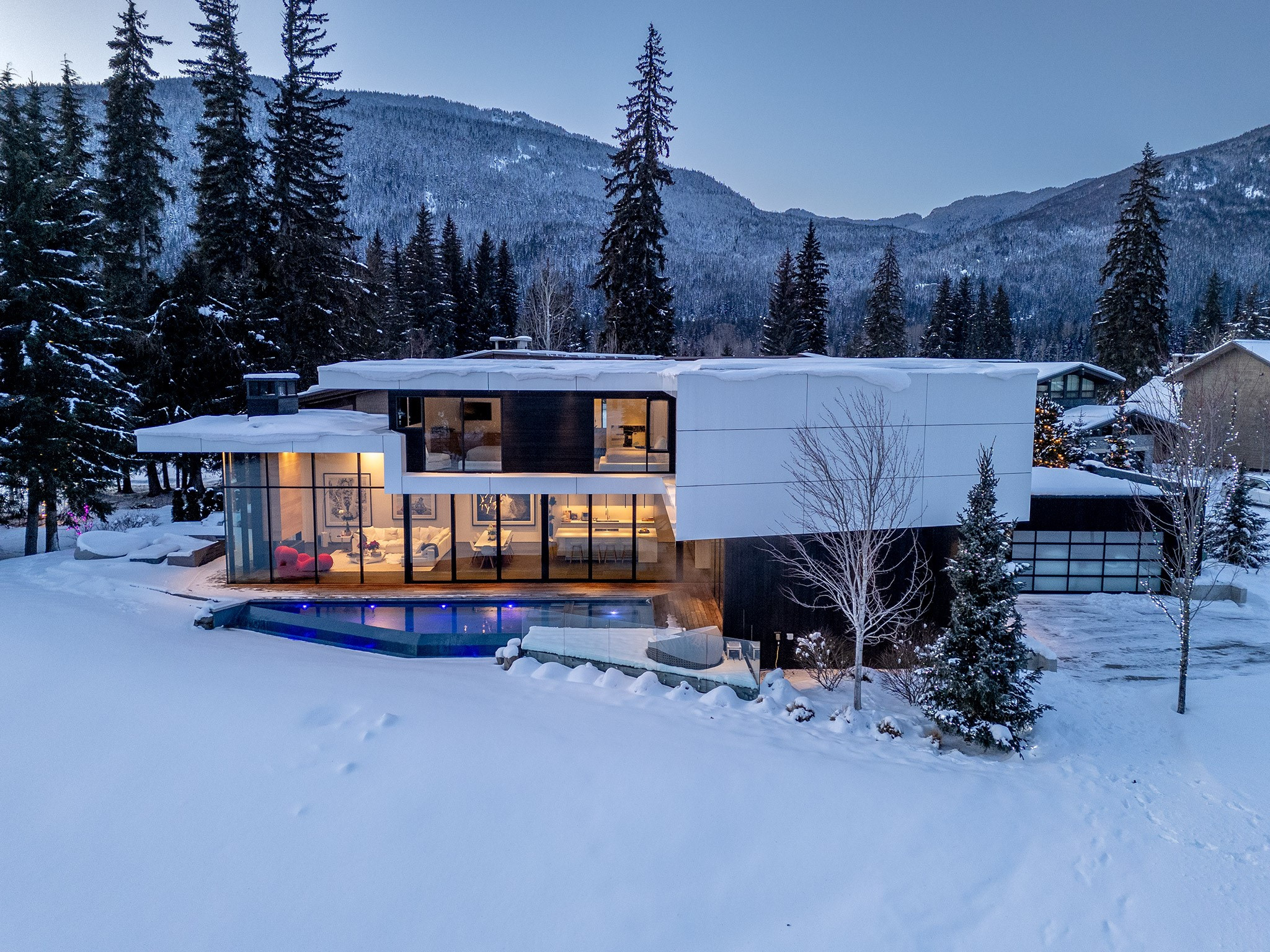 8080 Cypress Place image 4