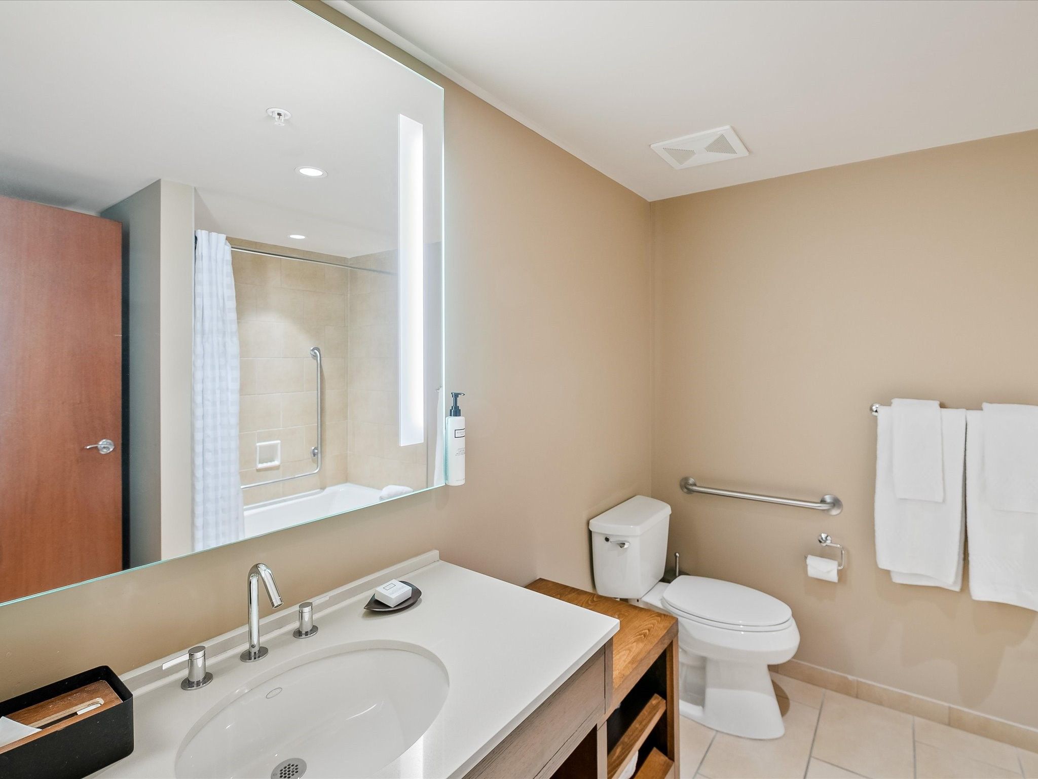 114D-2020 London Lane image 12