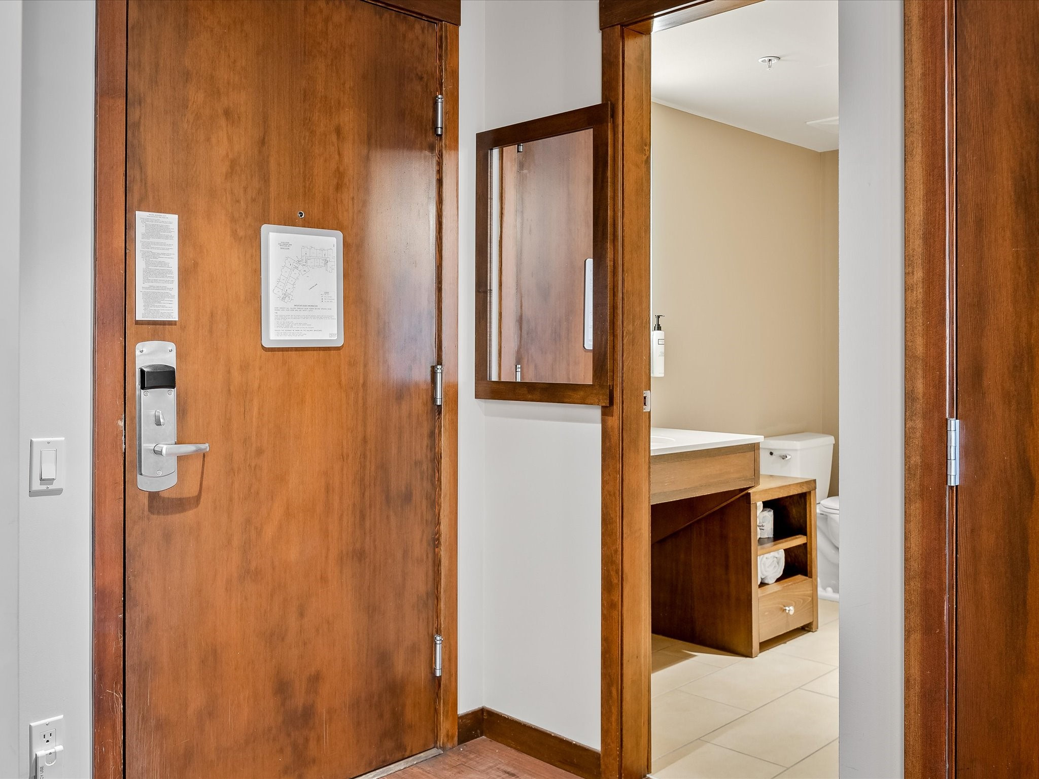 114D-2020 London Lane image 13