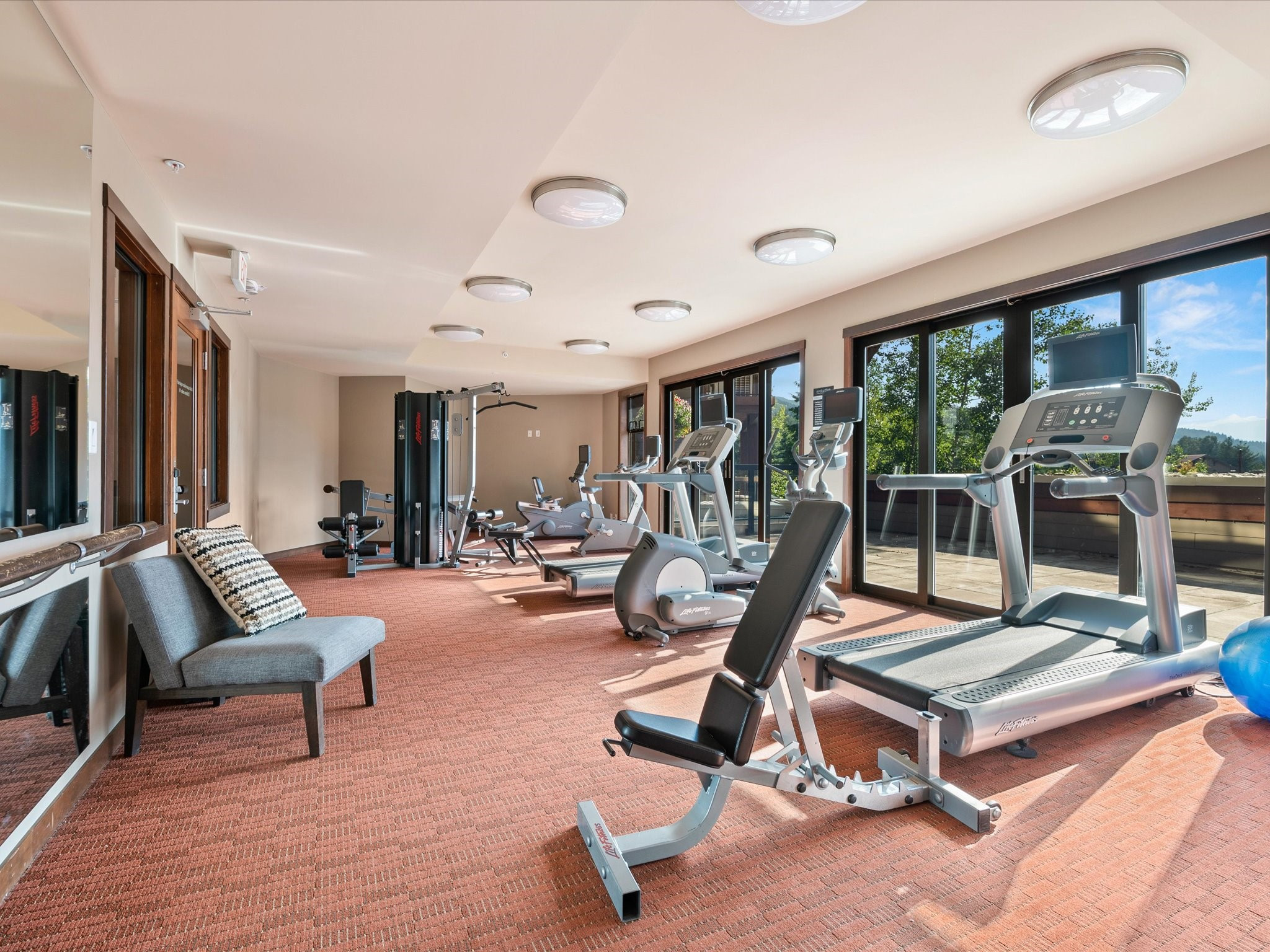 114D-2020 London Lane image 16