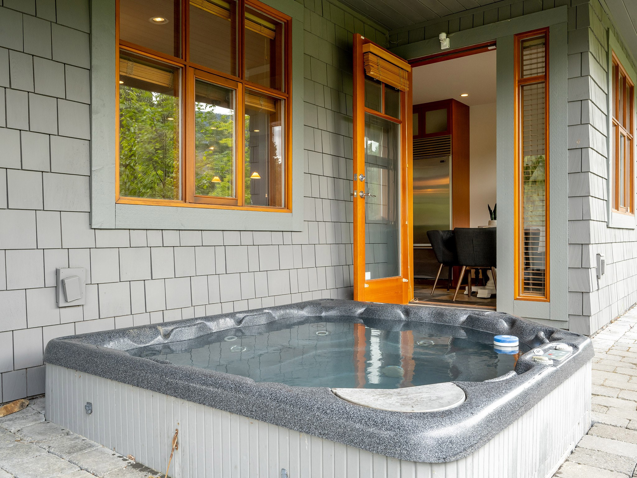 8398 Glen Abbey Lane image 9