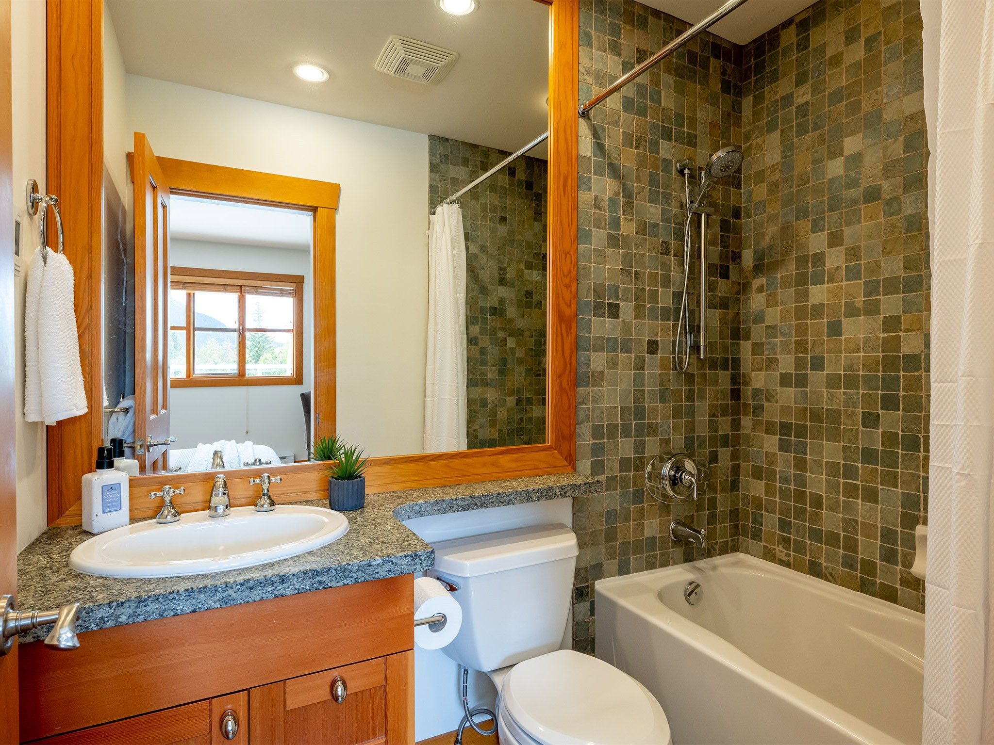 8398 Glen Abbey Lane image 17