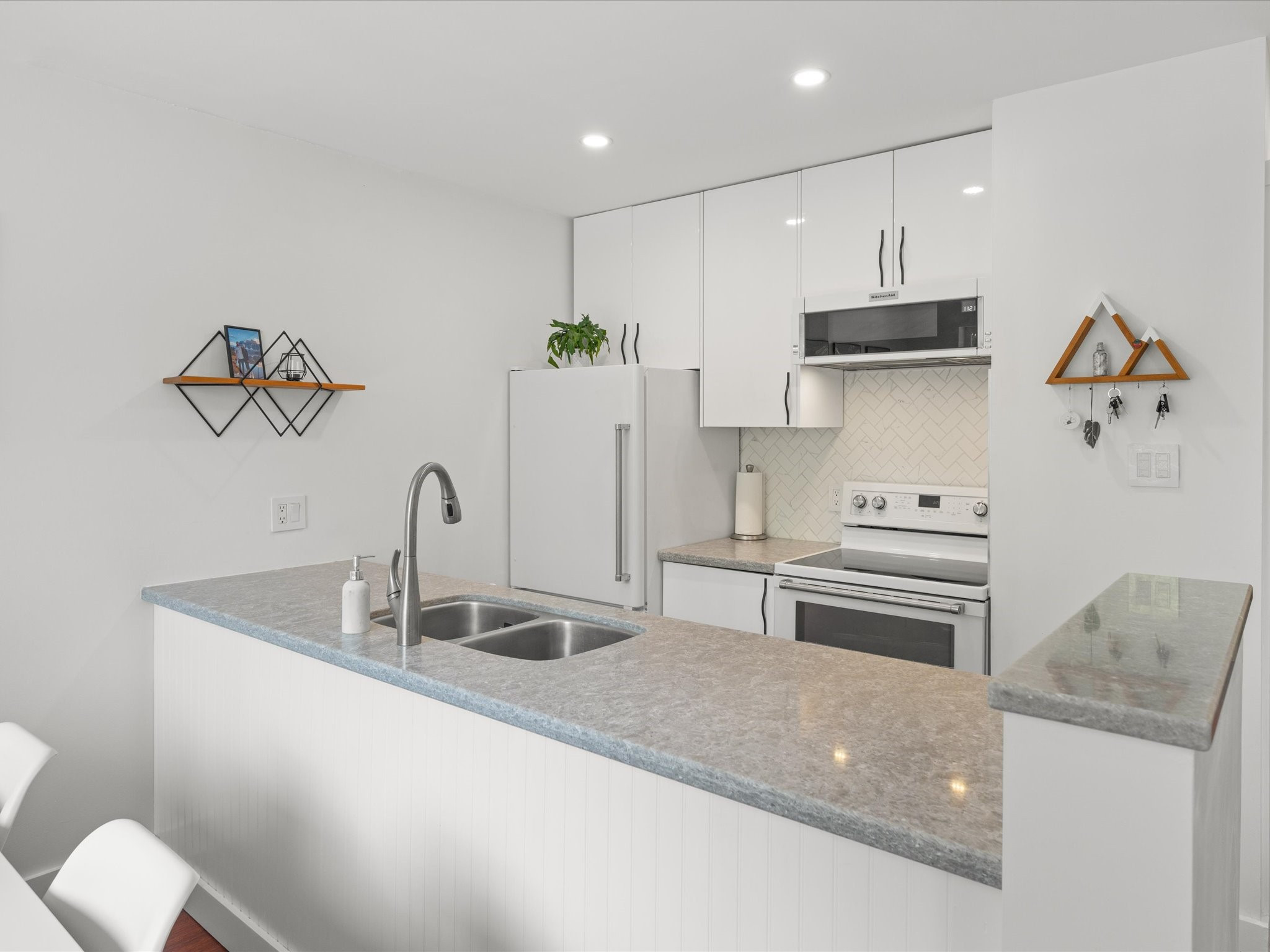 217-2007 Nordic Place image 5