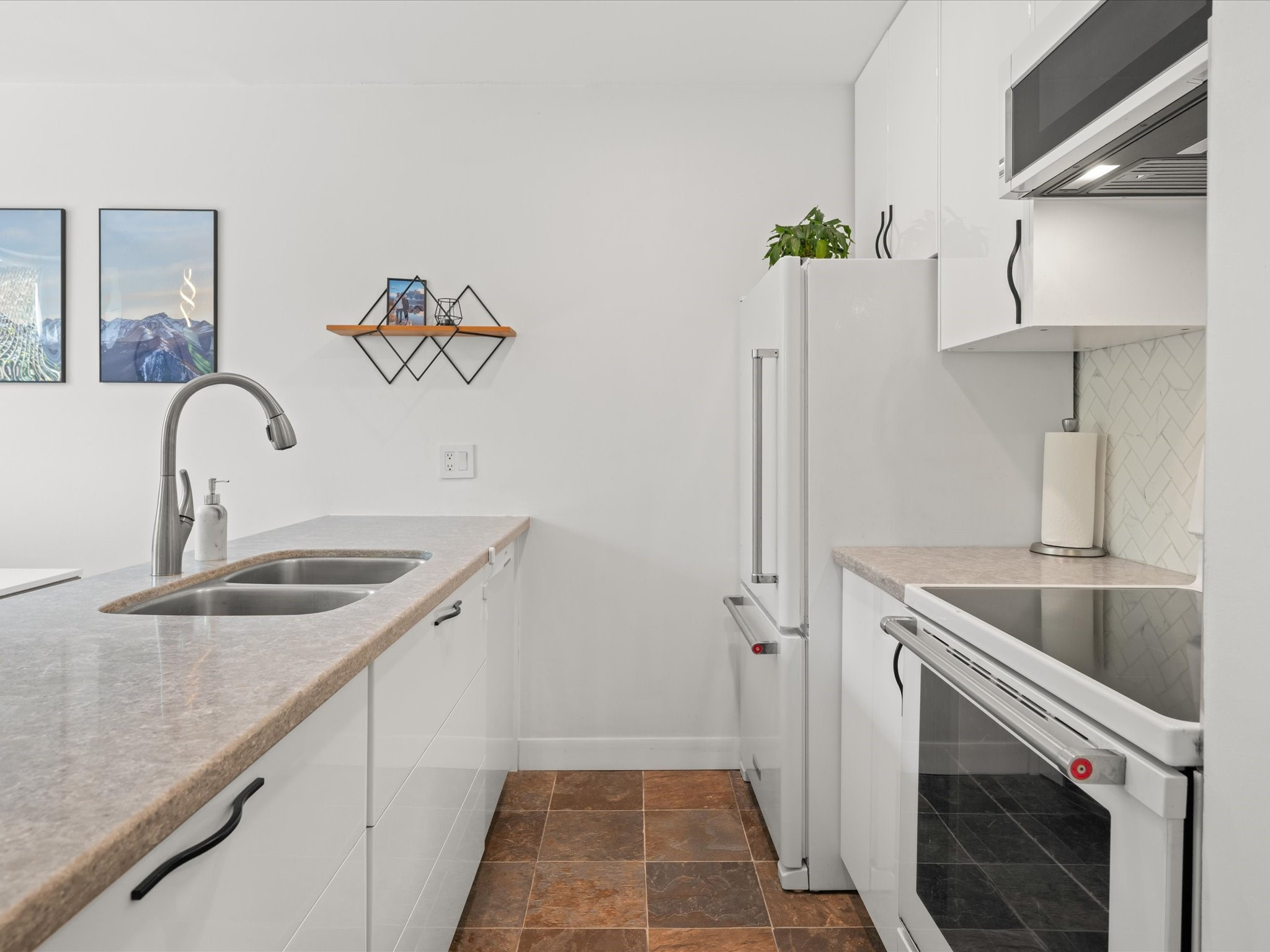 217-2007 Nordic Place image 6