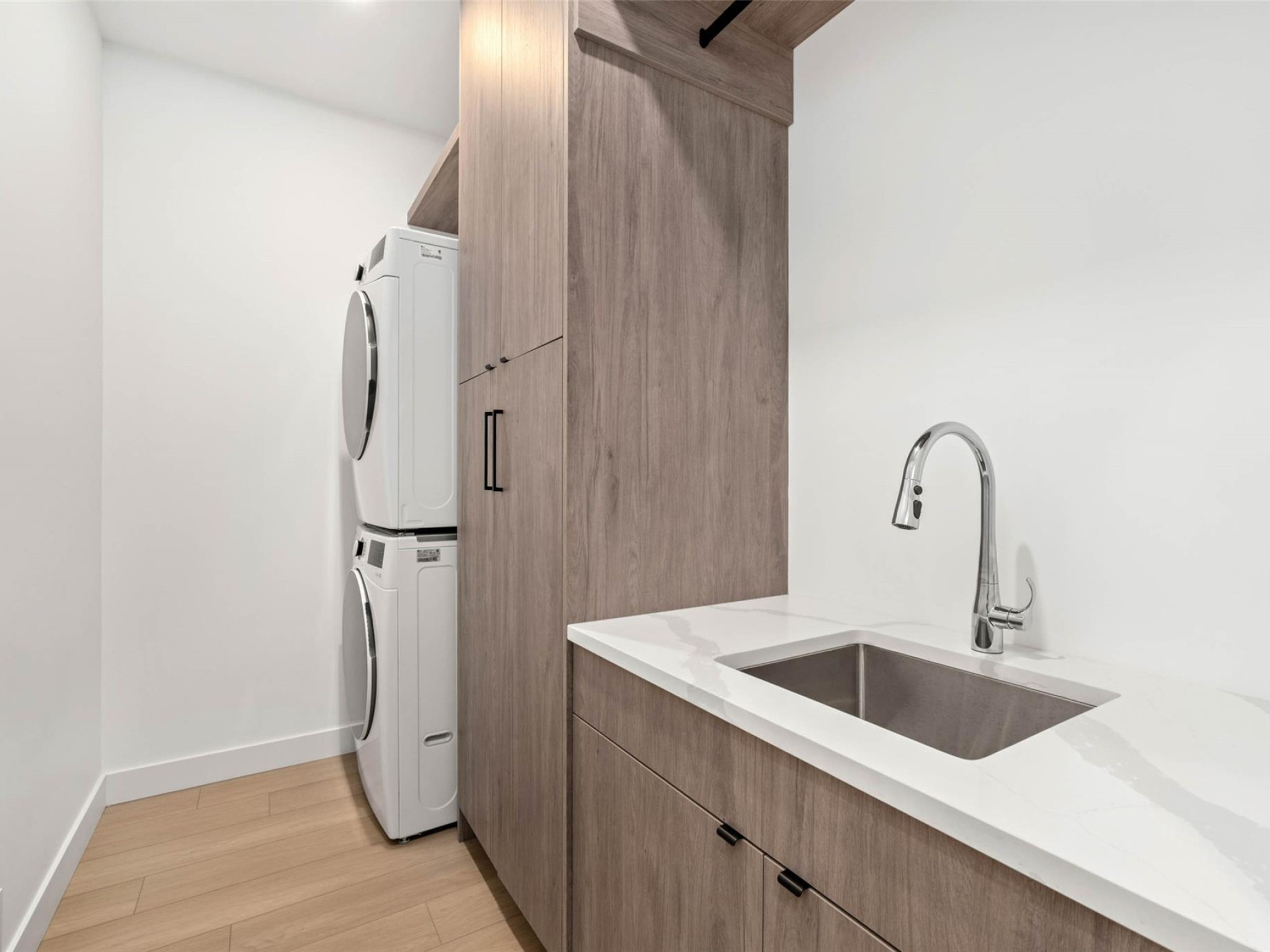 36-4000 Sunstone Way image 32