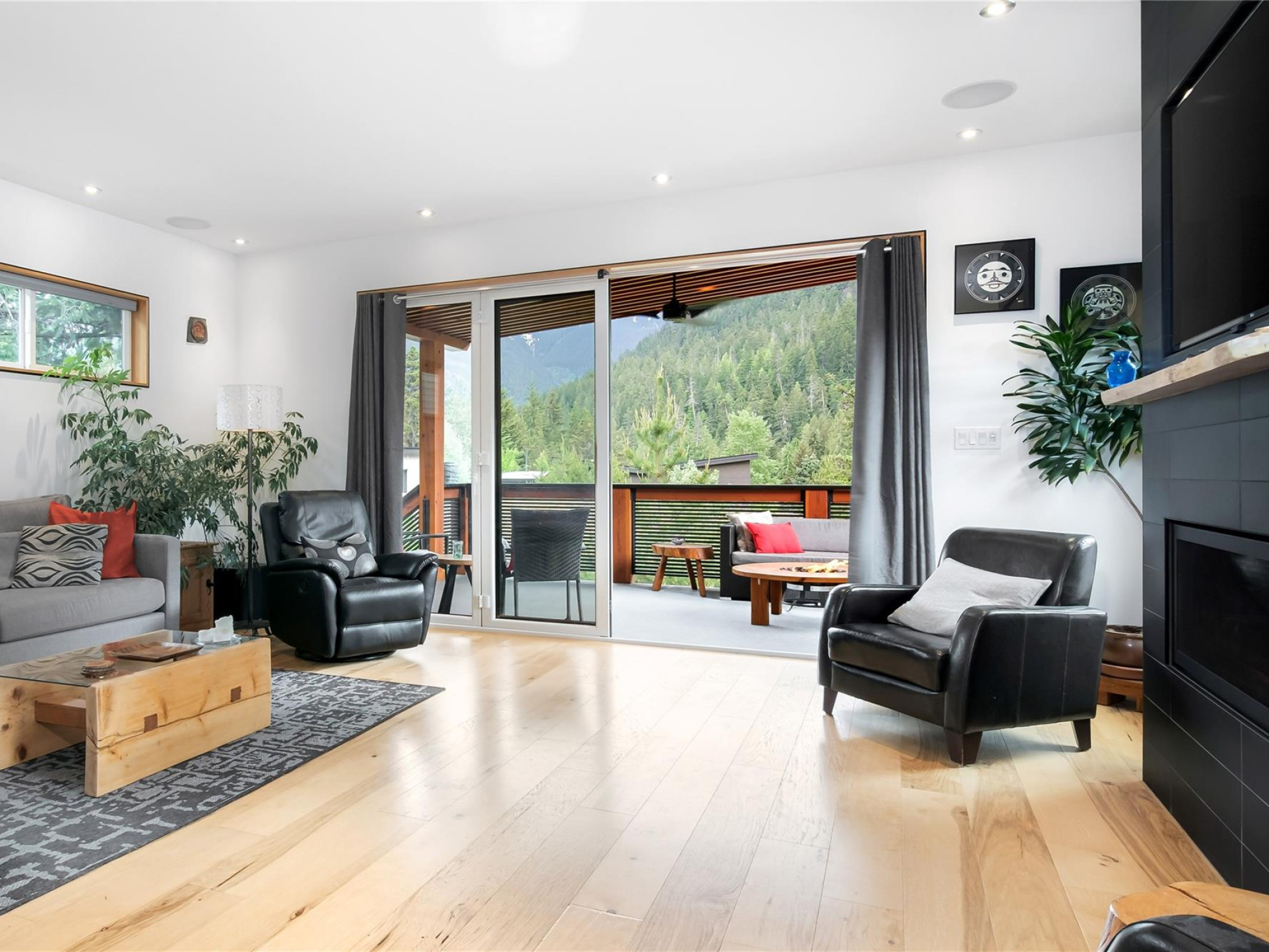 7456 Dogwood Street image 11