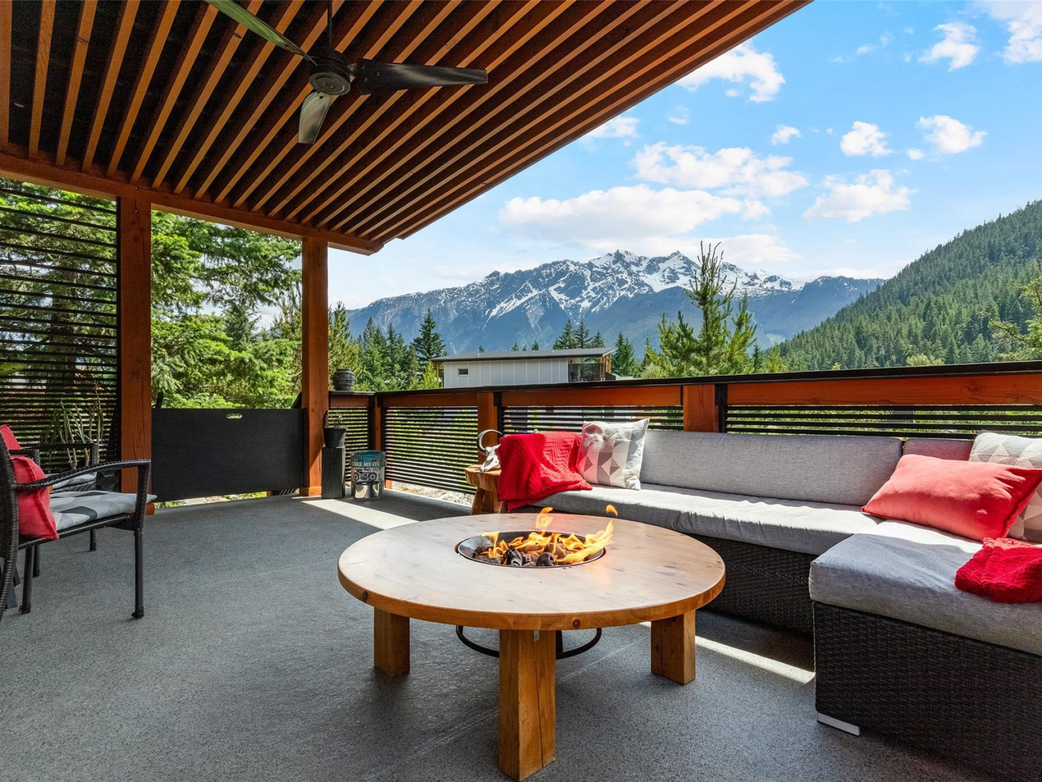 7456 Dogwood Street image 13