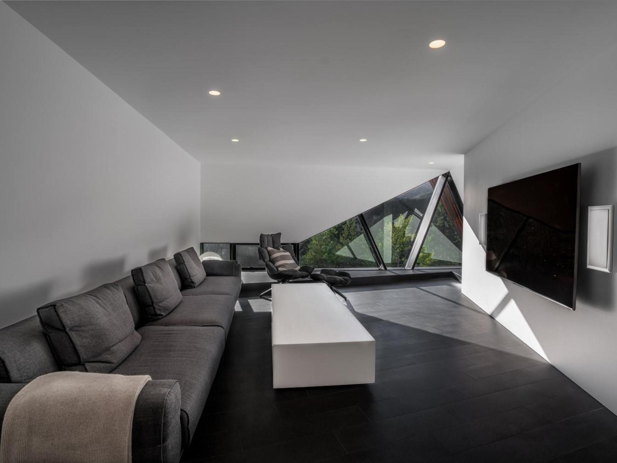 3801 Sunridge Place image 17