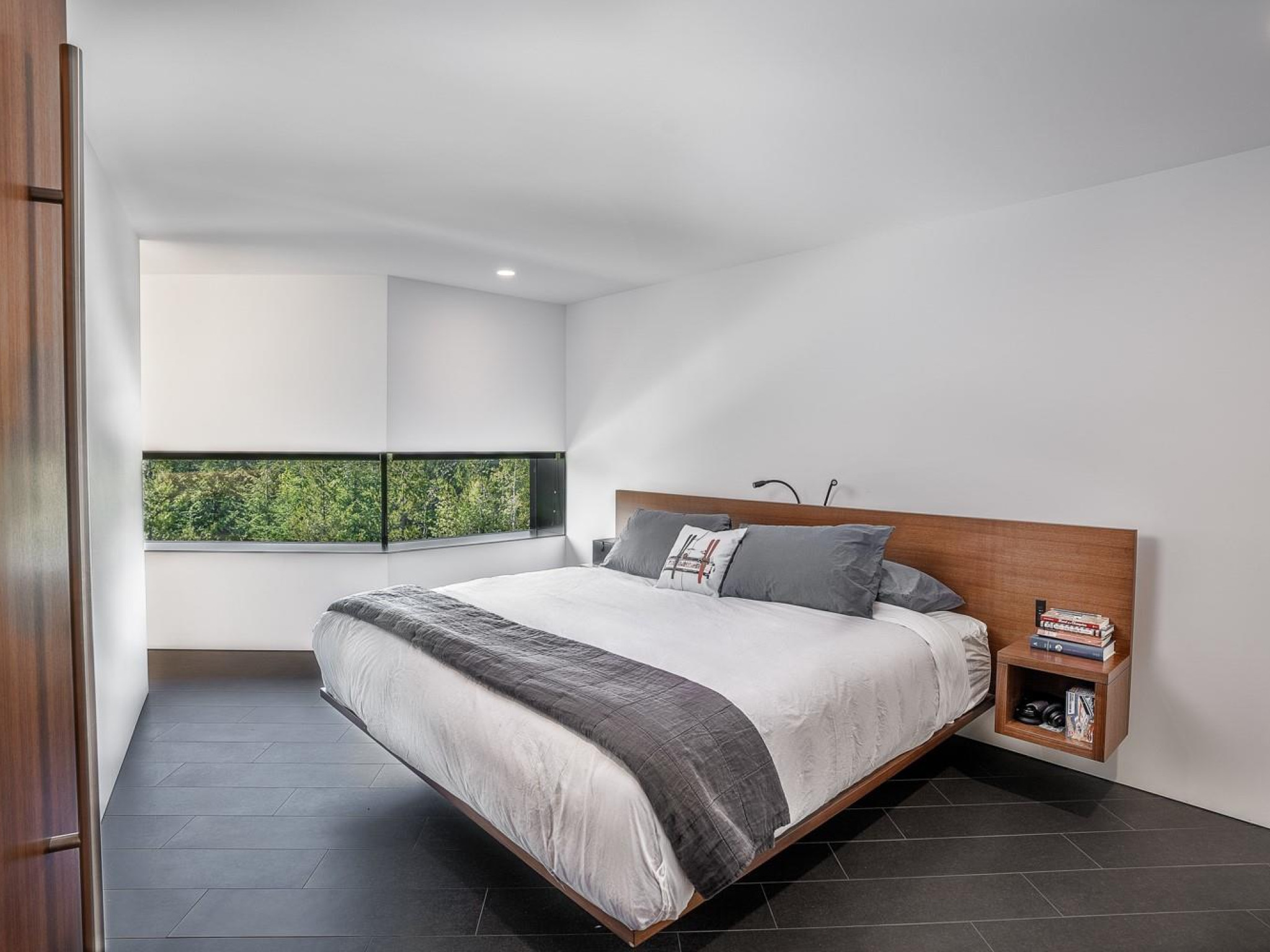 3801 Sunridge Place image 19