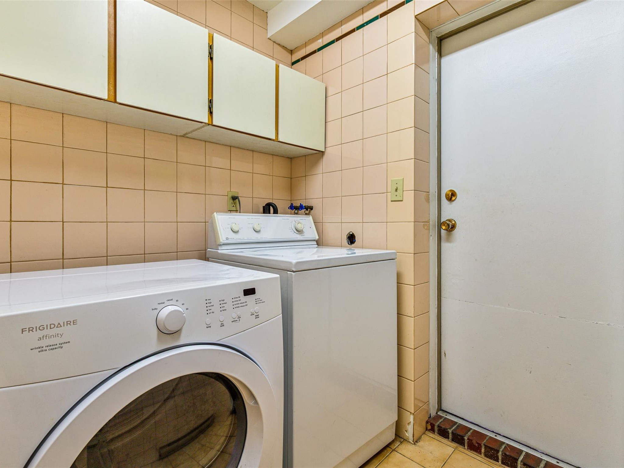 9167 Emerald Drive image 32