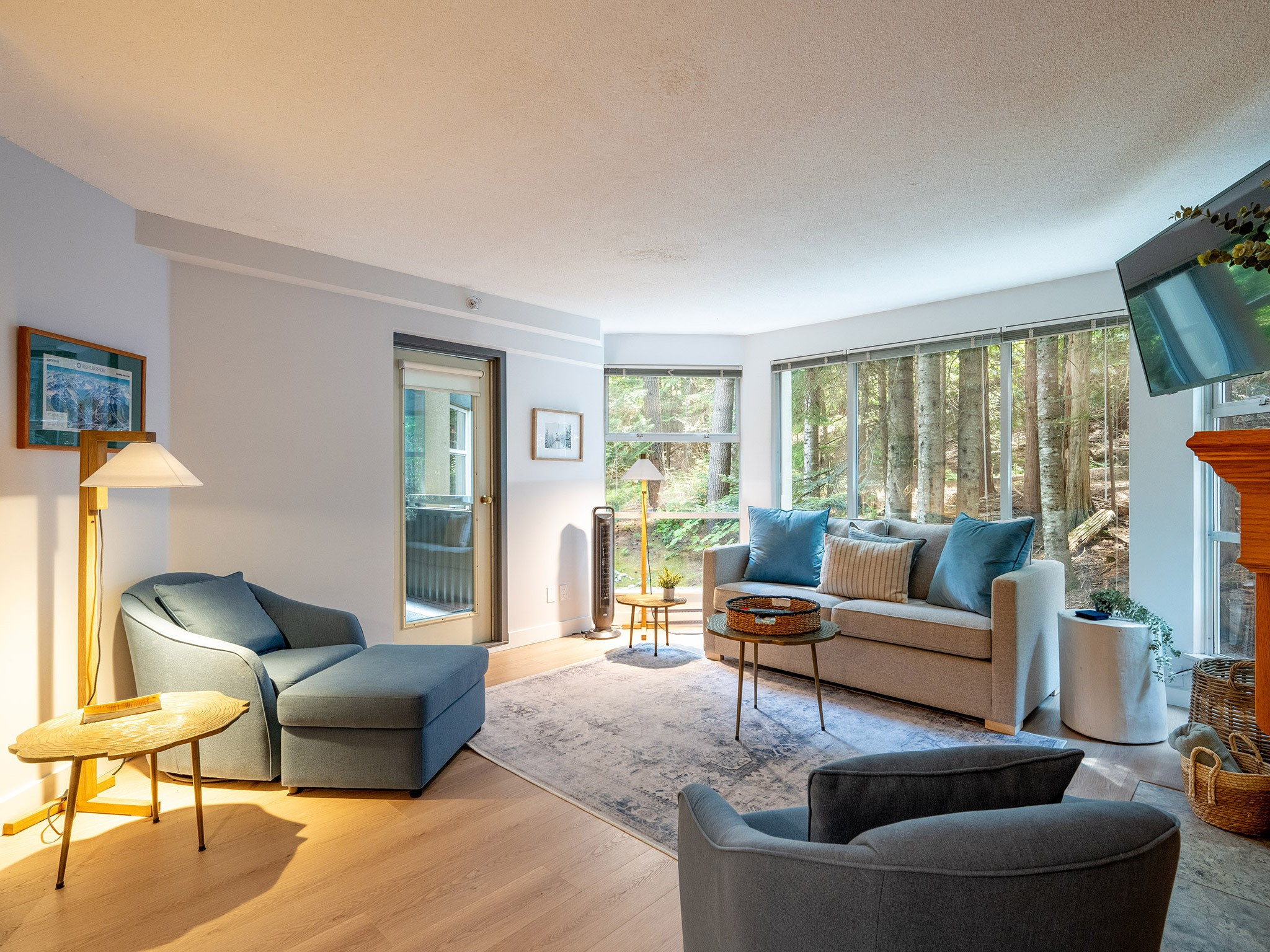 312-4910 Spearhead Place image 0