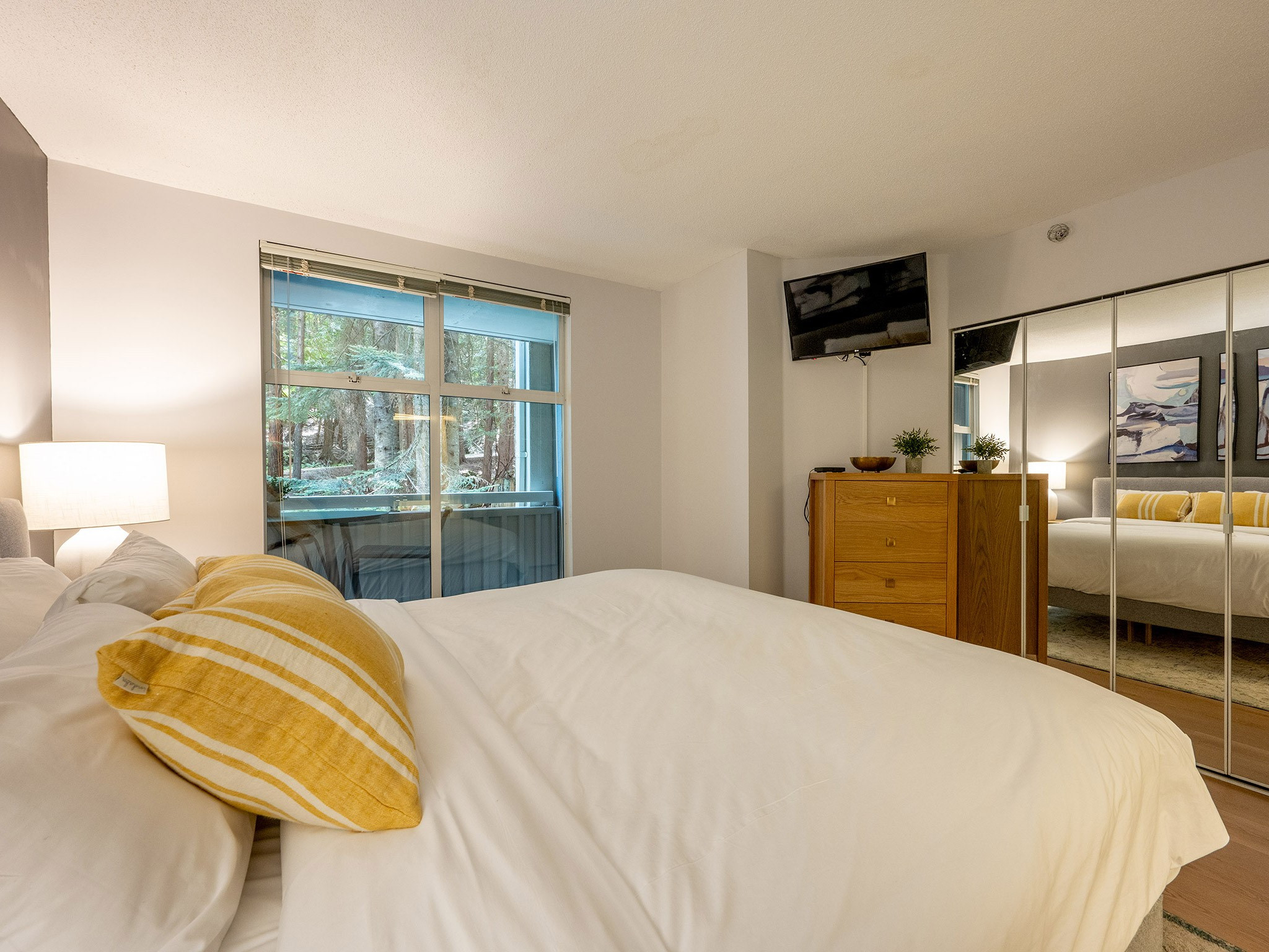 312-4910 Spearhead Place image 11