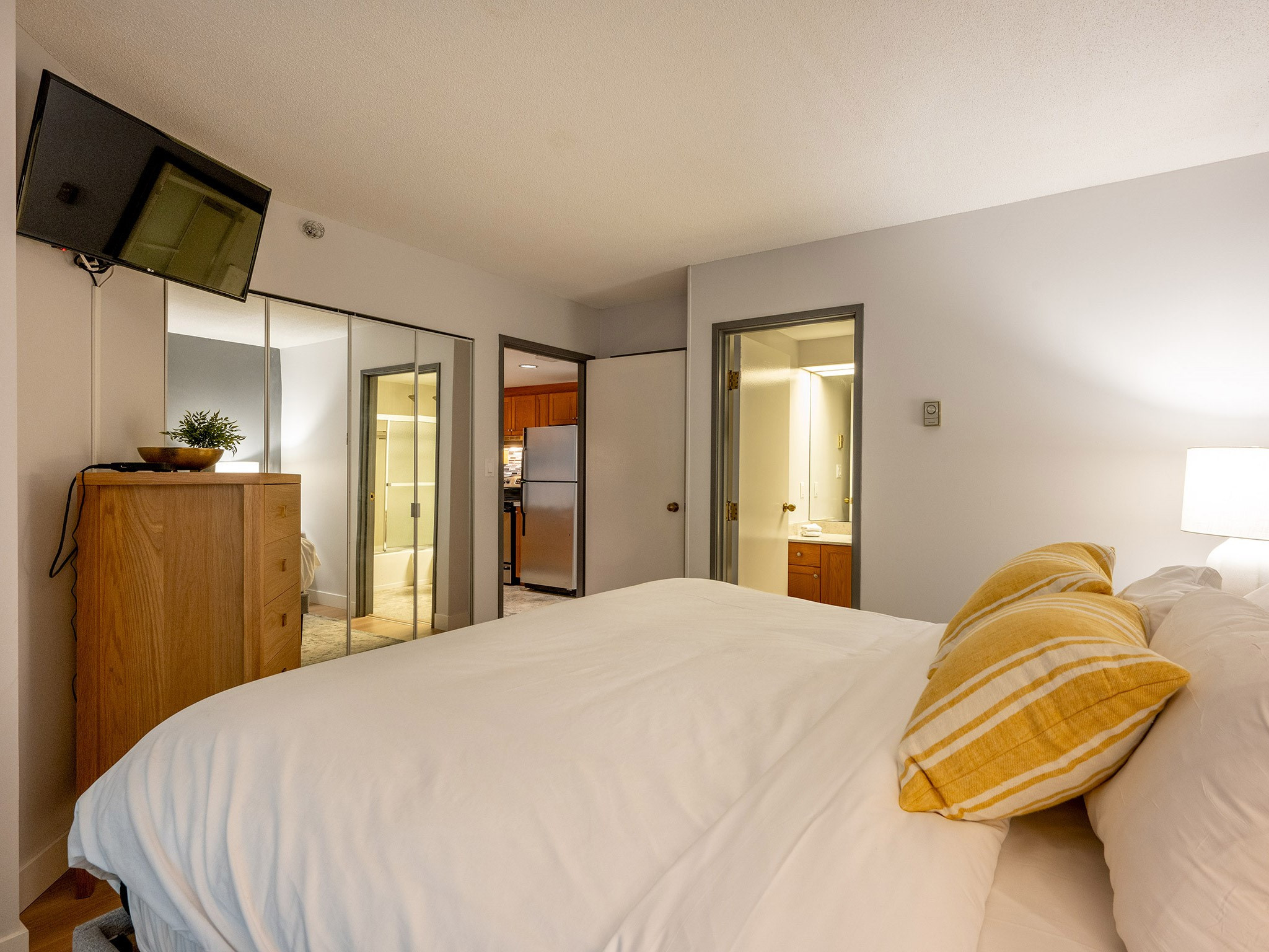 312-4910 Spearhead Place image 12