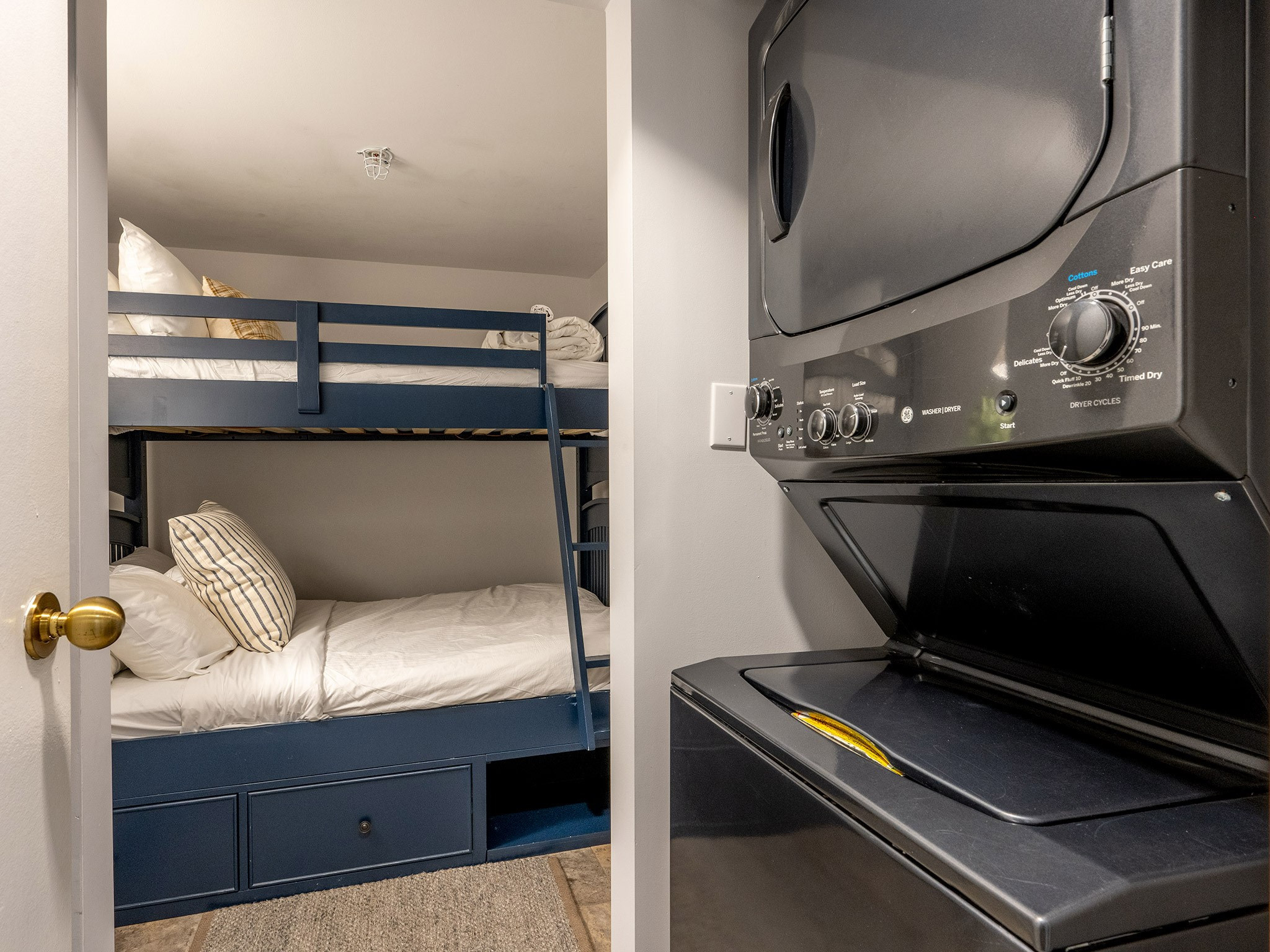 312-4910 Spearhead Place image 14