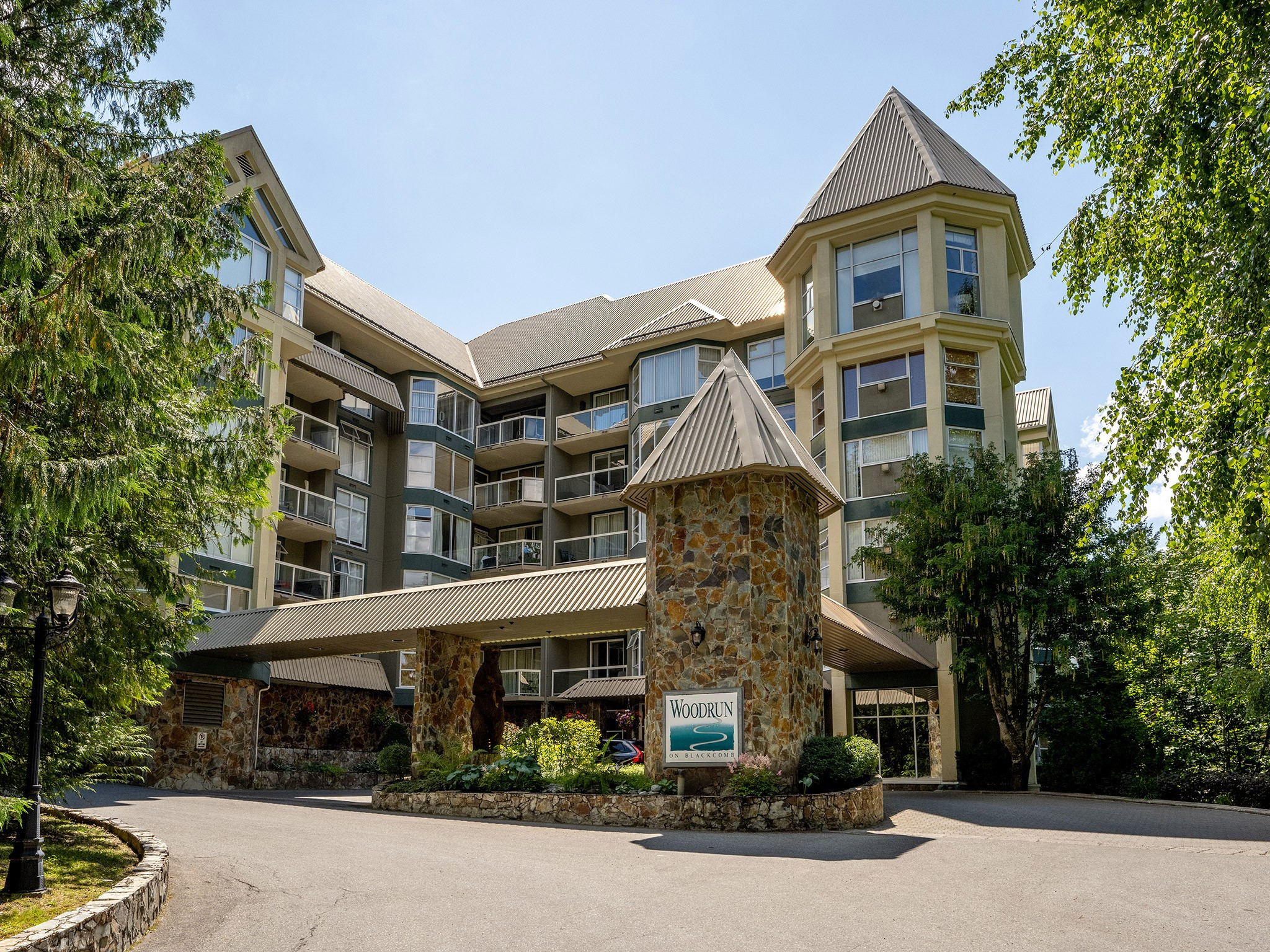 312-4910 Spearhead Place image 22