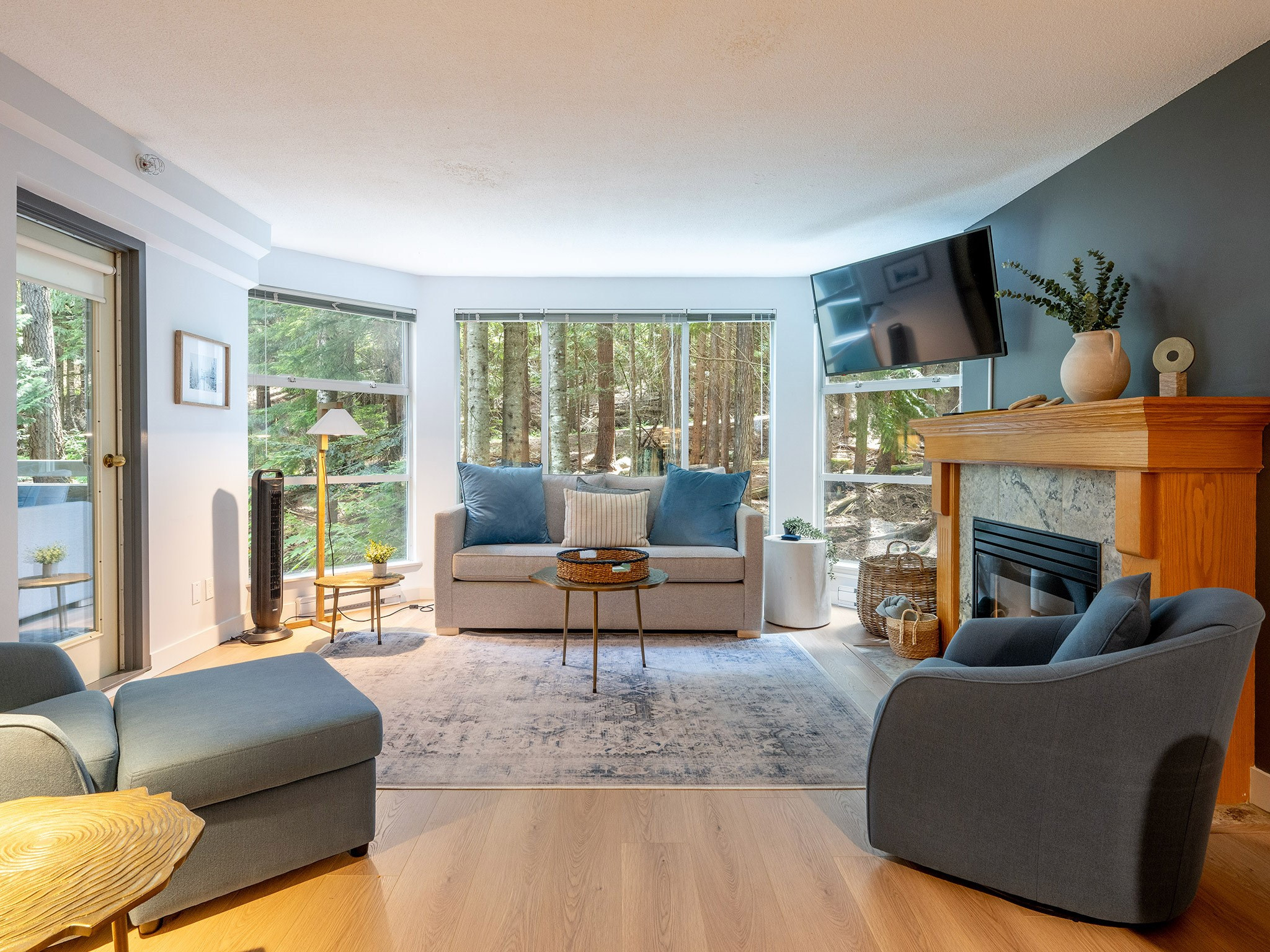 312-4910 Spearhead Place image 2