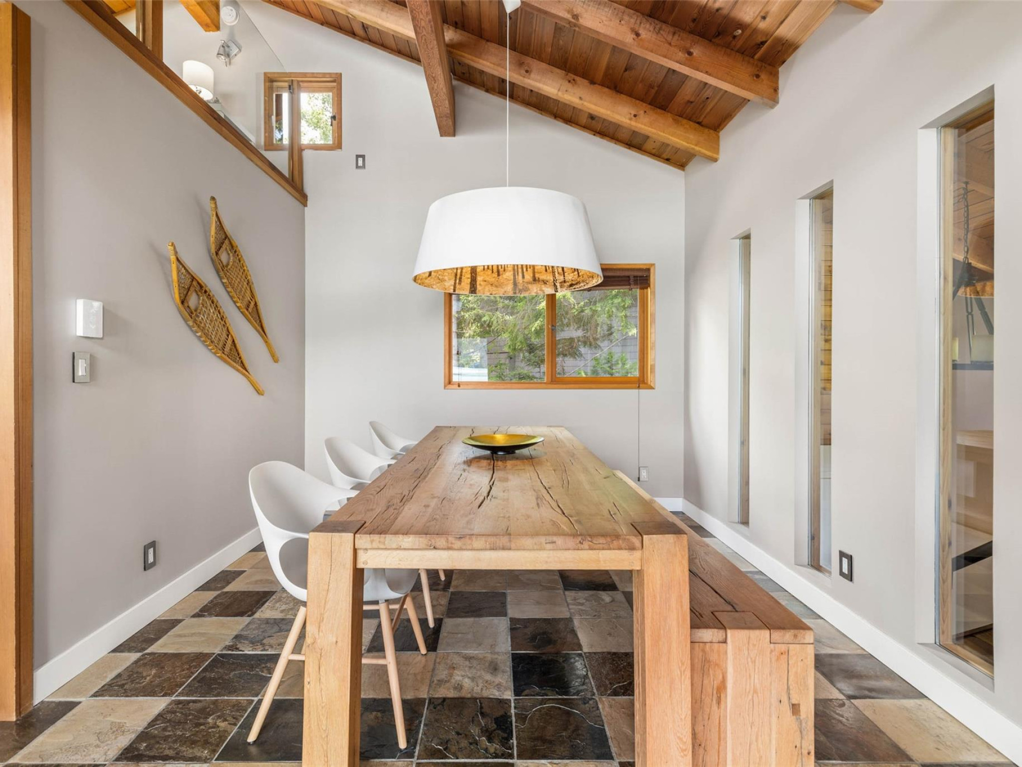 9249 Lakeshore Drive image 9