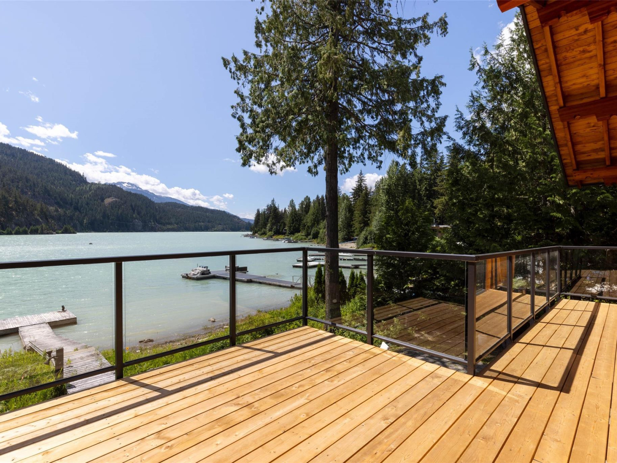 9249 Lakeshore Drive image 16