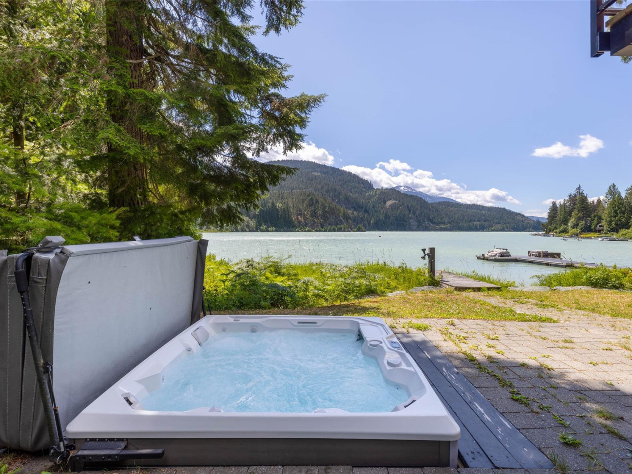 9249 Lakeshore Drive image 19