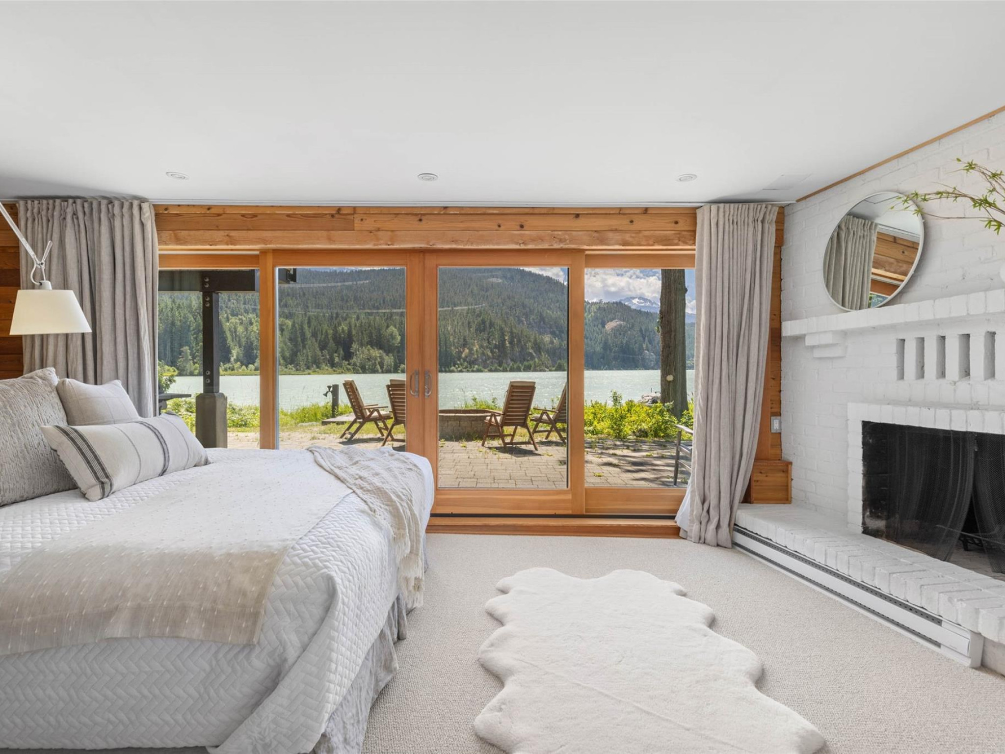 9249 Lakeshore Drive image 23