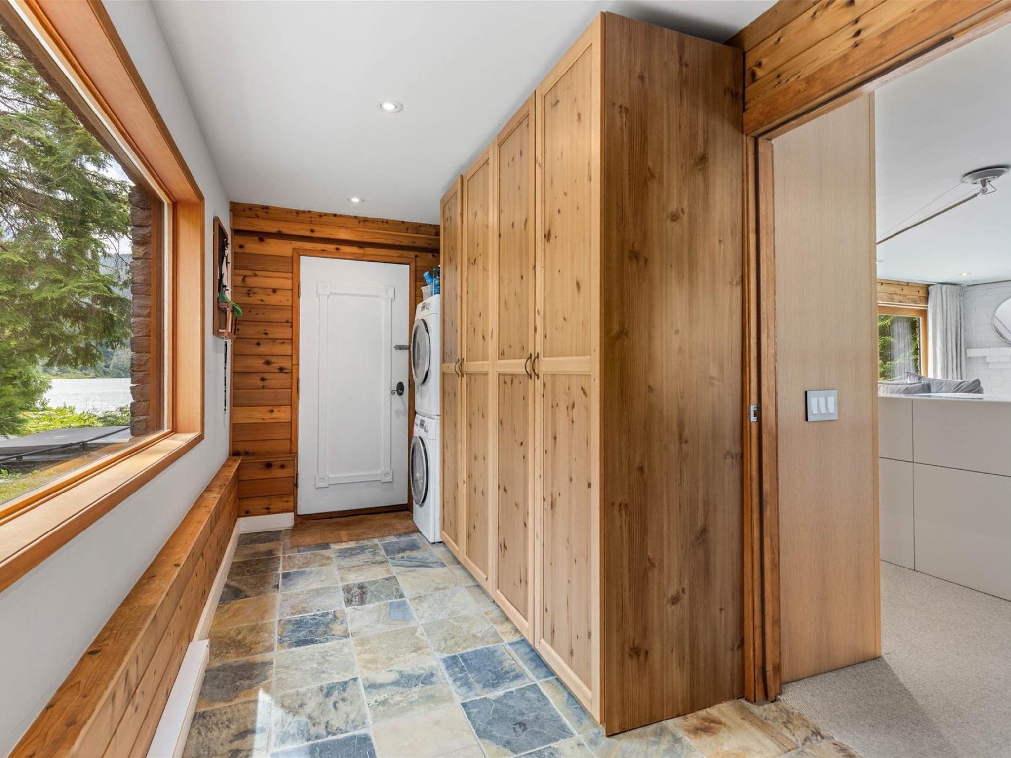 9249 Lakeshore Drive image 35