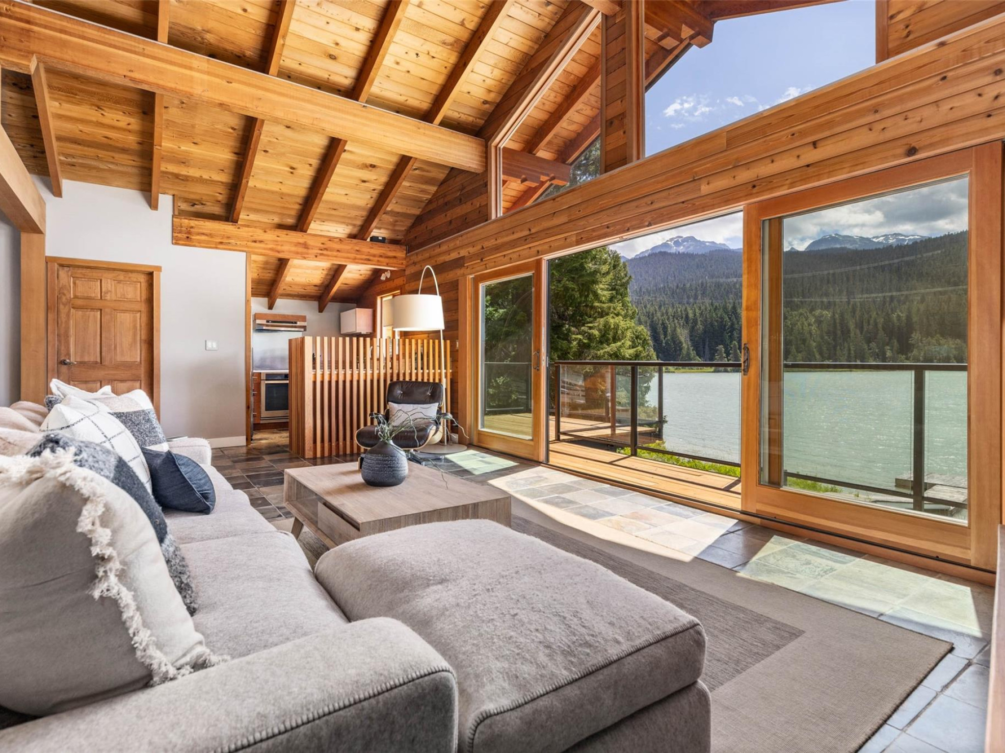 9249 Lakeshore Drive image 4