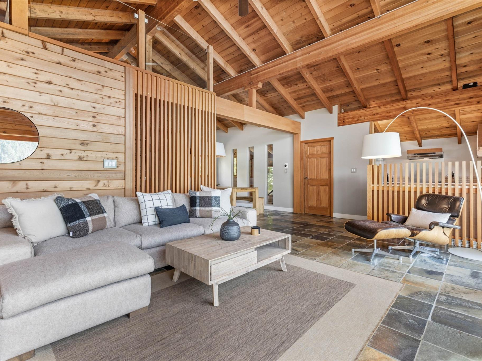 9249 Lakeshore Drive image 6