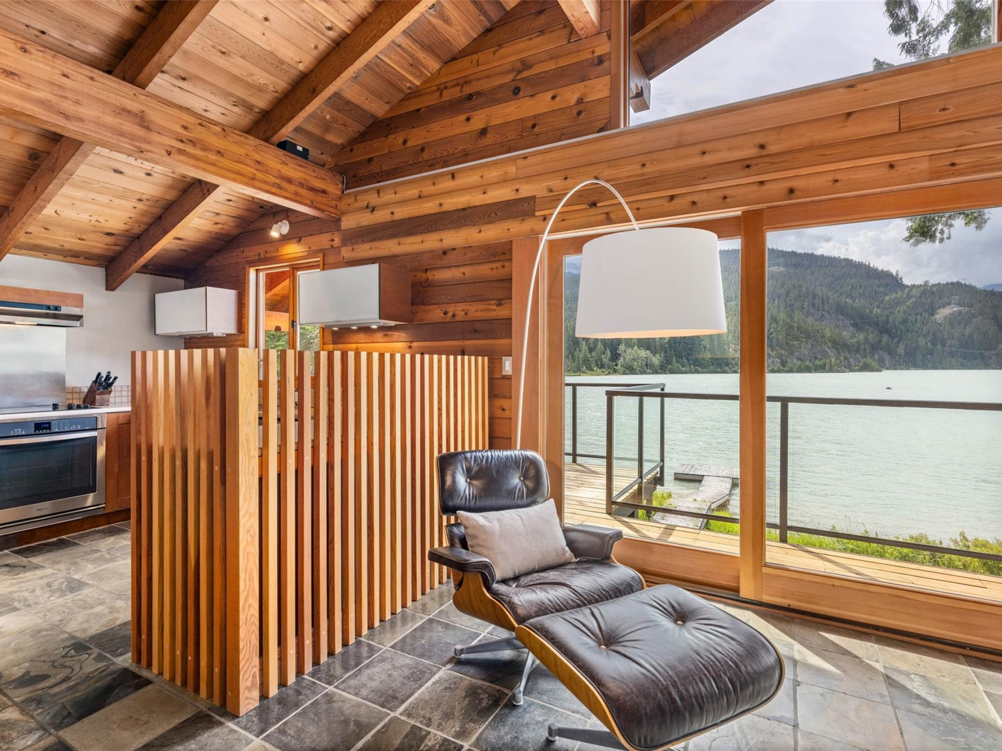 9249 Lakeshore Drive image 7