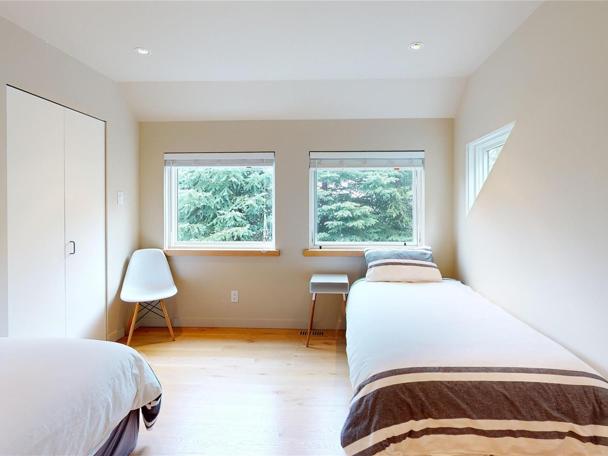 7410 Ambassador Crescent image 18