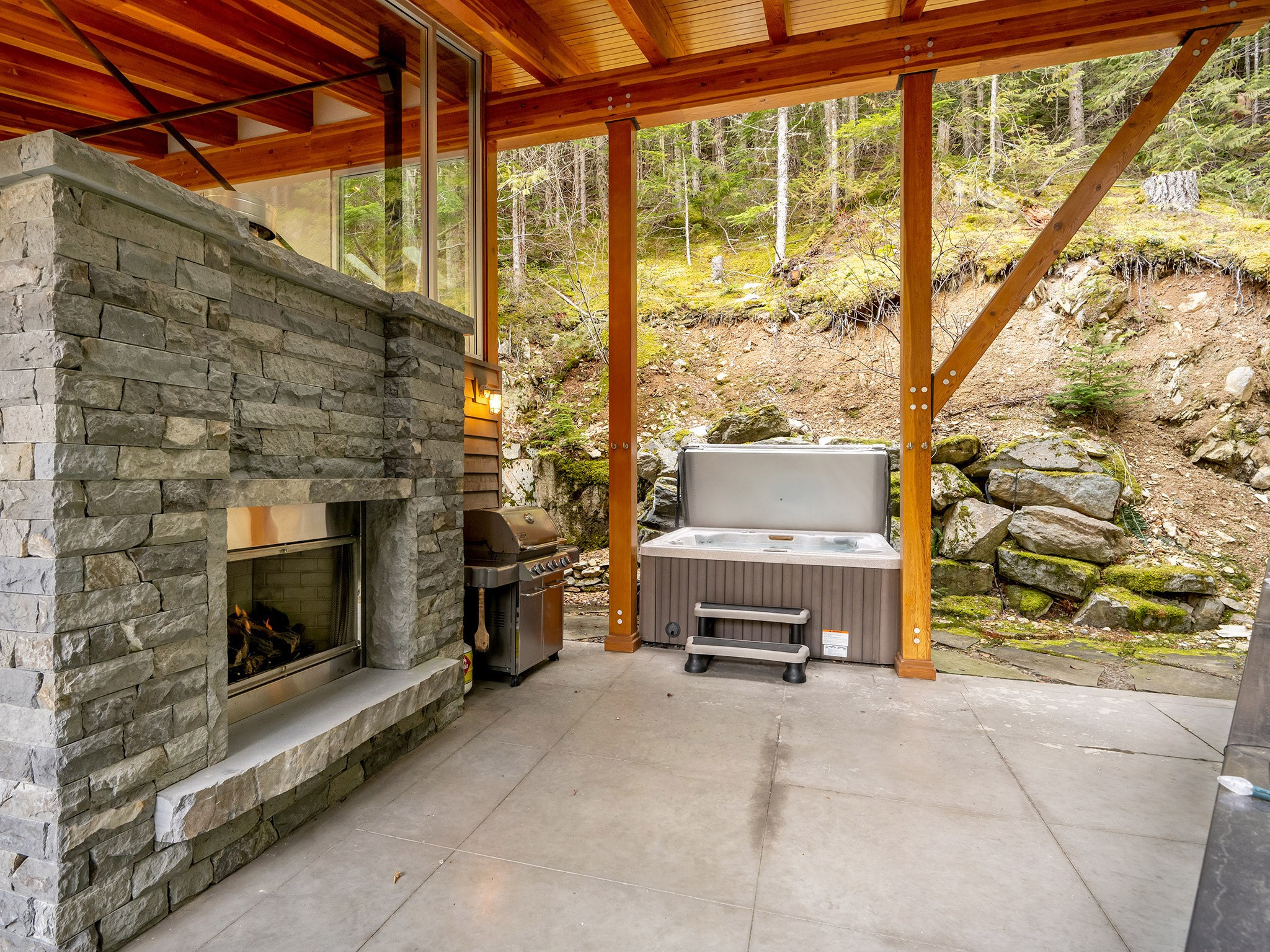 1530 Spring Creek Drive image 23