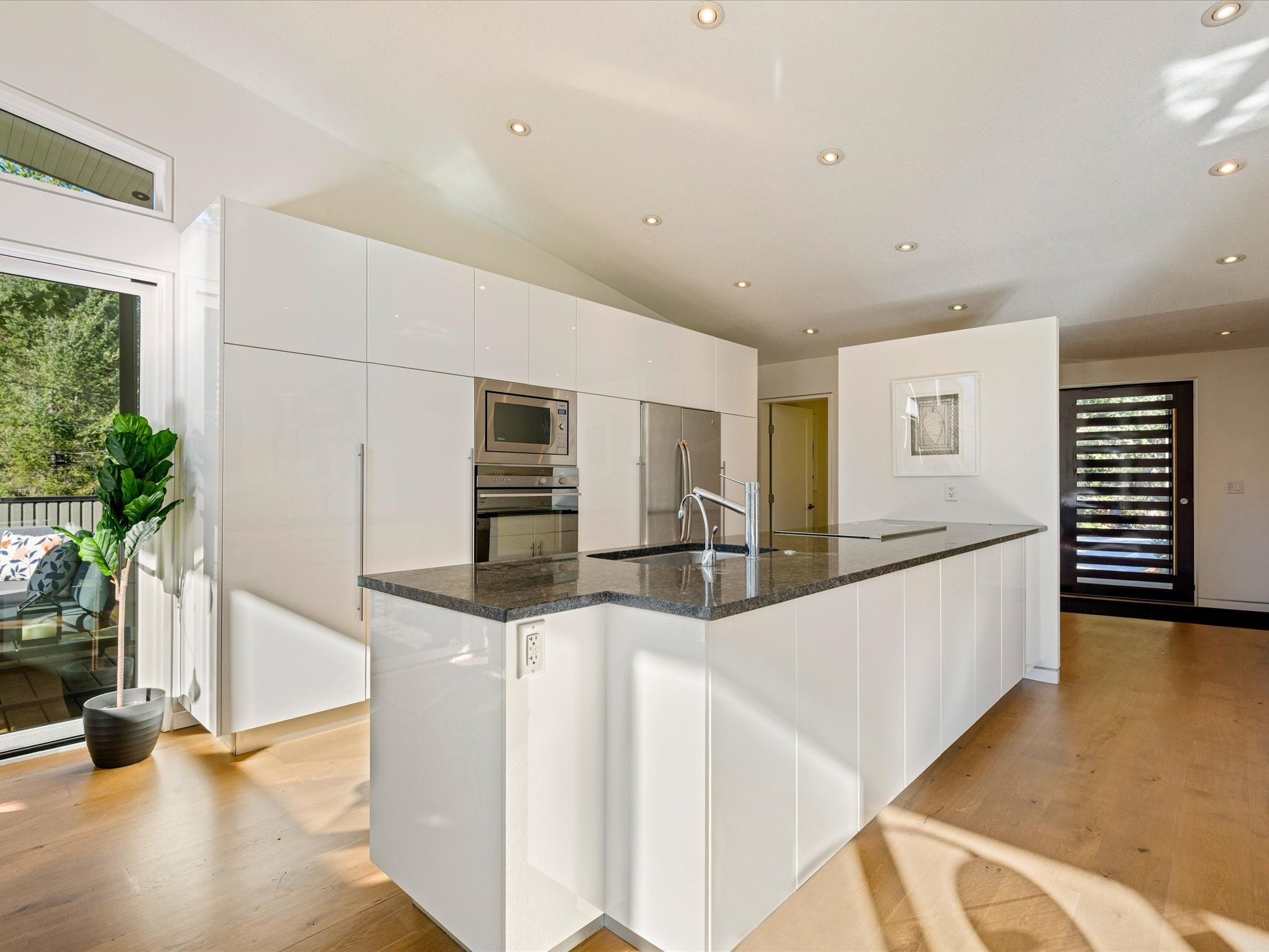 8476 Matterhorn Drive image 9