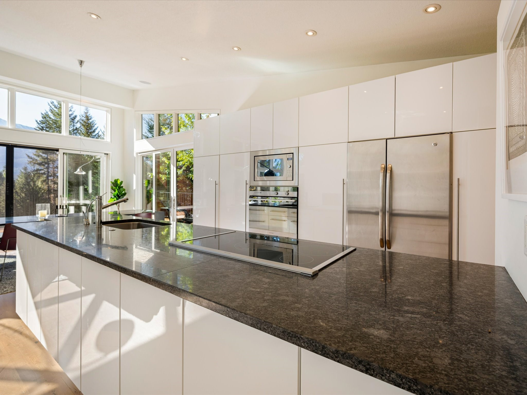 8476 Matterhorn Drive image 11