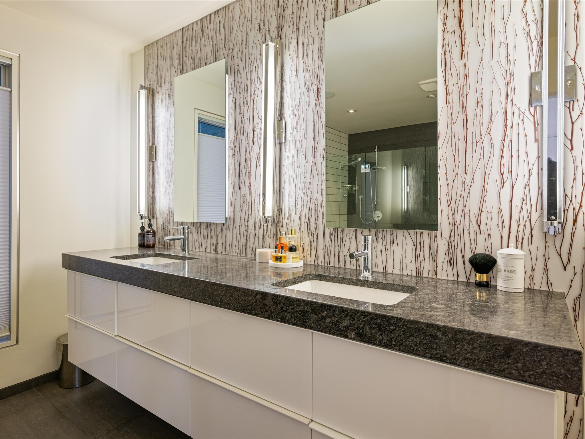 8476 Matterhorn Drive image 19