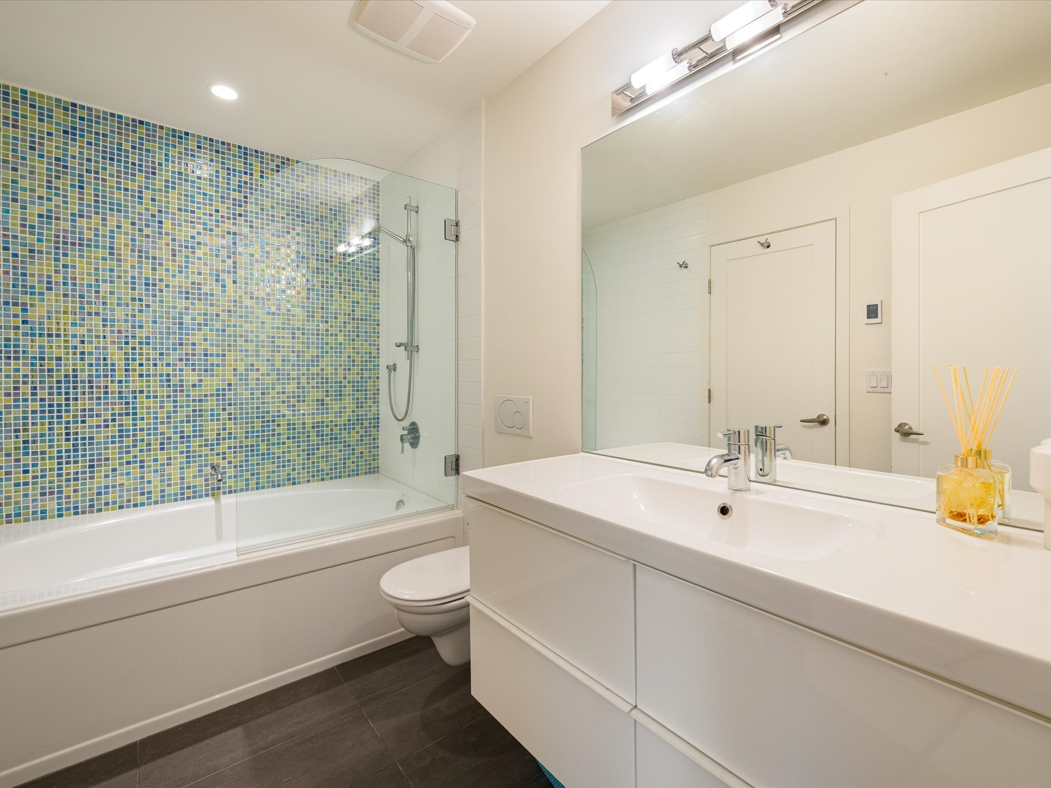 8476 Matterhorn Drive image 23