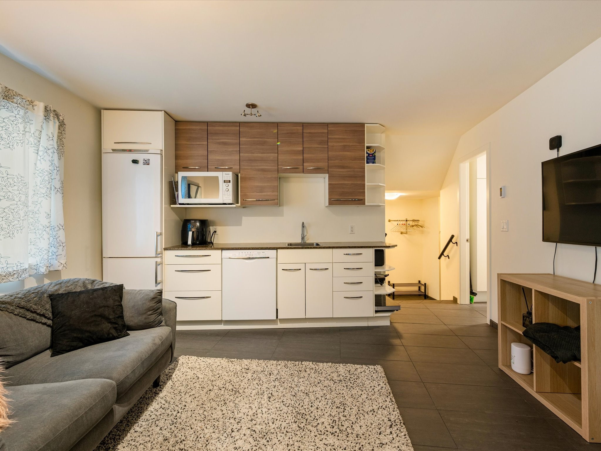 8476 Matterhorn Drive image 25